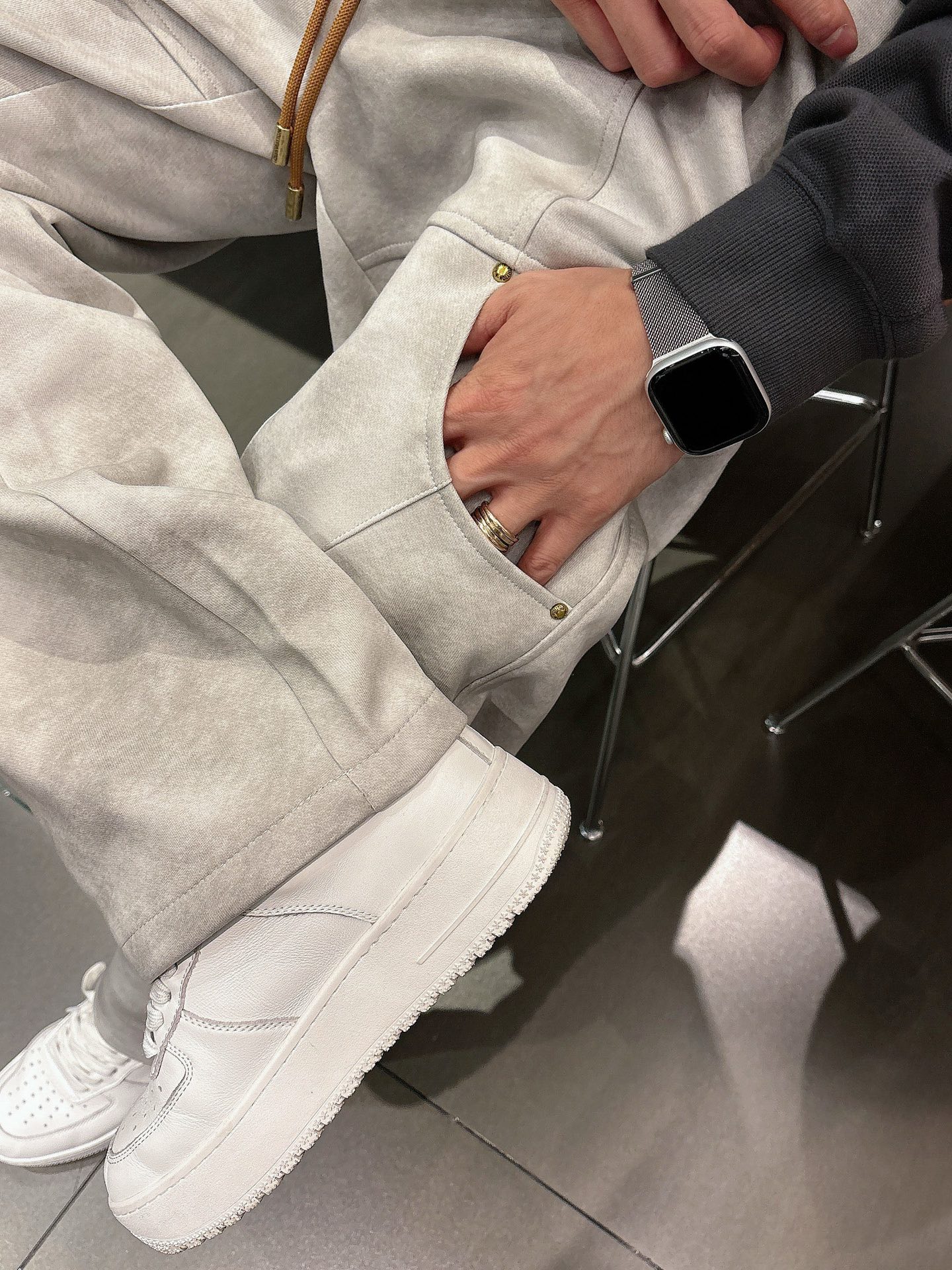 🌾 LV 🆕2025秋冬新款休闲裤！官网同步发售。品牌经典LOGO休闲裤 ，定制面料，舒适度极好，手触感