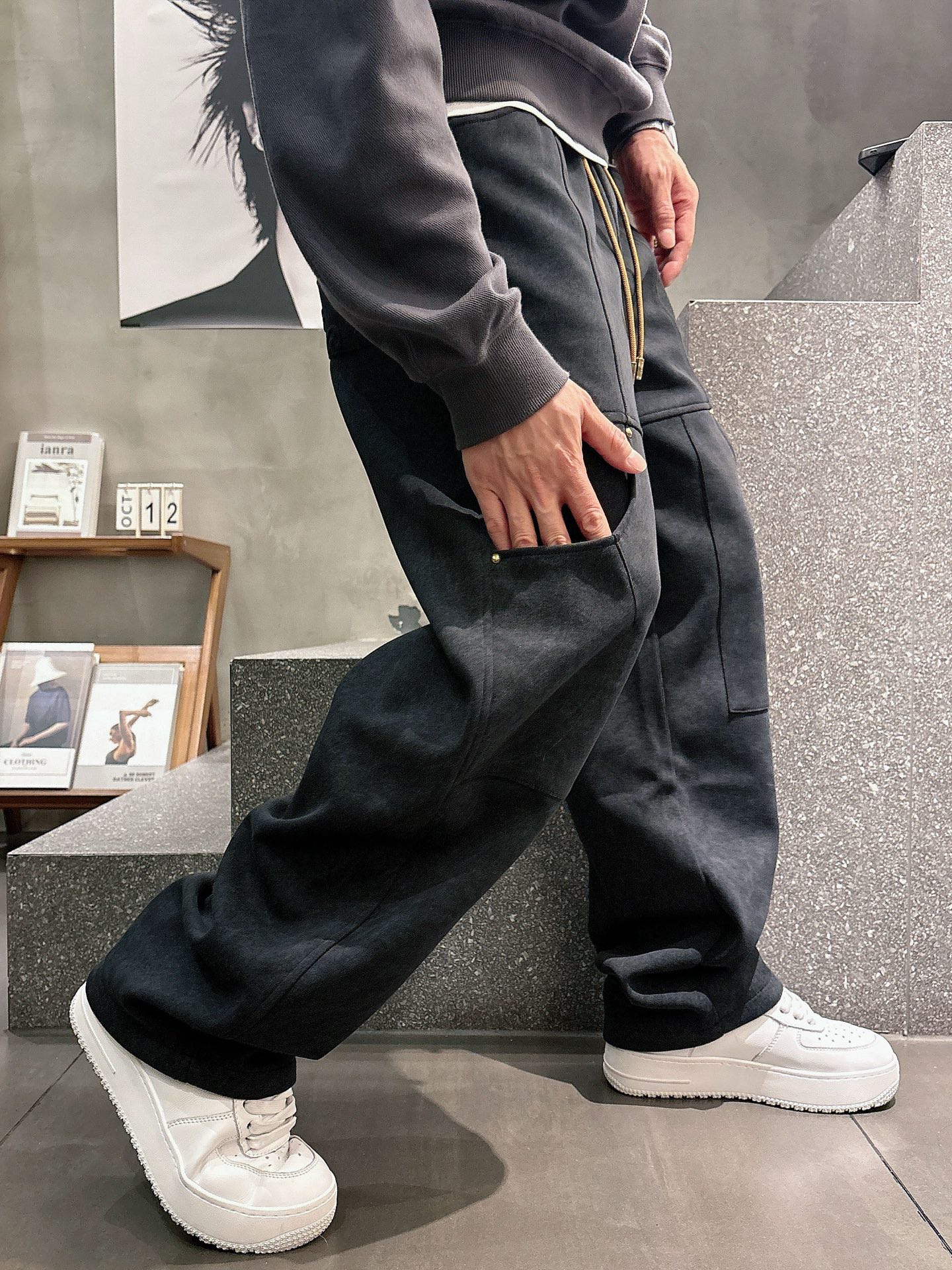 🌾 LV 🆕2025秋冬新款休闲裤！官网同步发售。品牌经典LOGO休闲裤 ，定制面料，舒适度极好，手触感