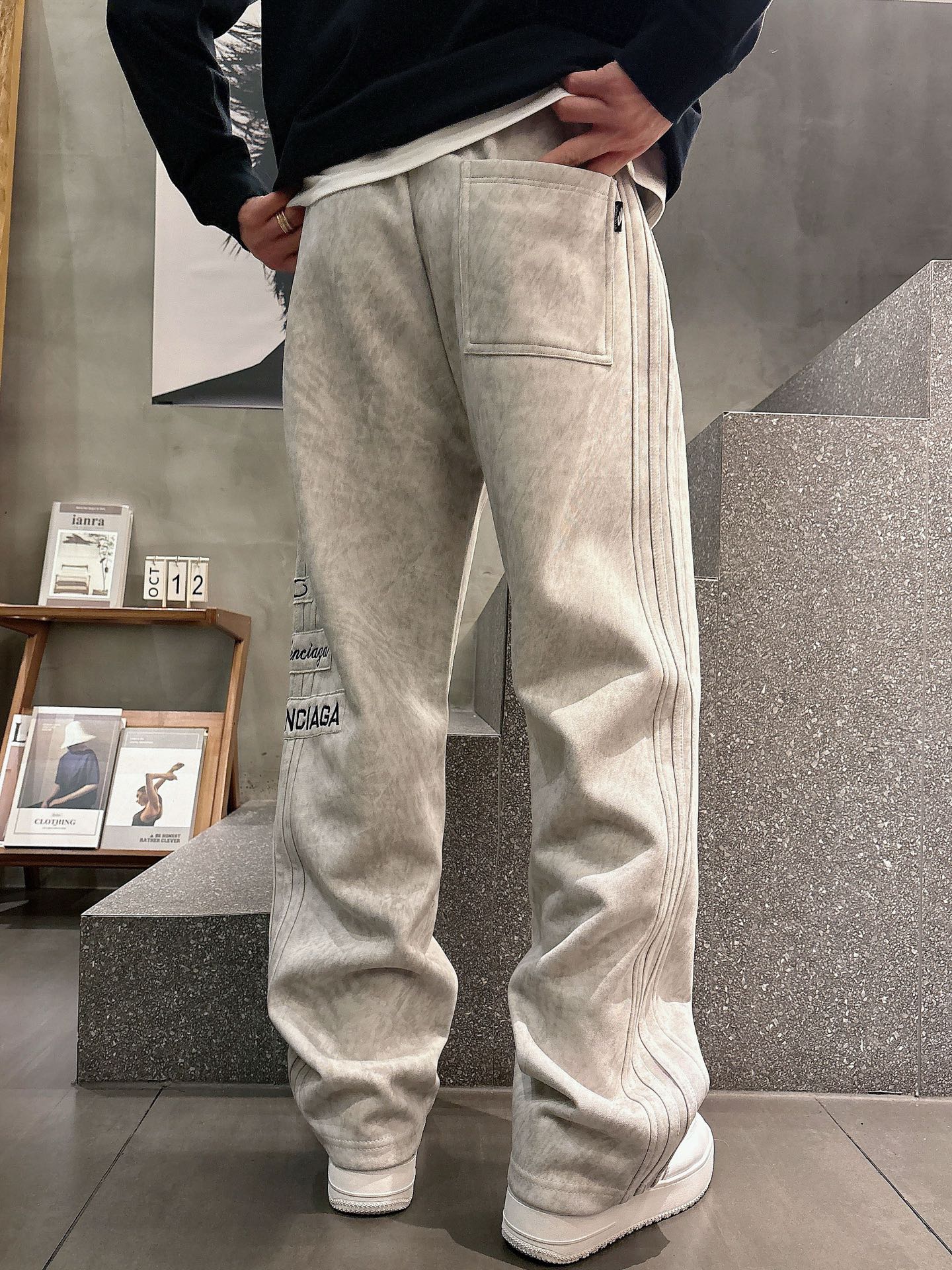 🌾 巴黎世家 🆕2025秋冬新款休闲裤！官网同步发售。品牌经典LOGO休闲裤 ，定制面料，舒适度极好，手