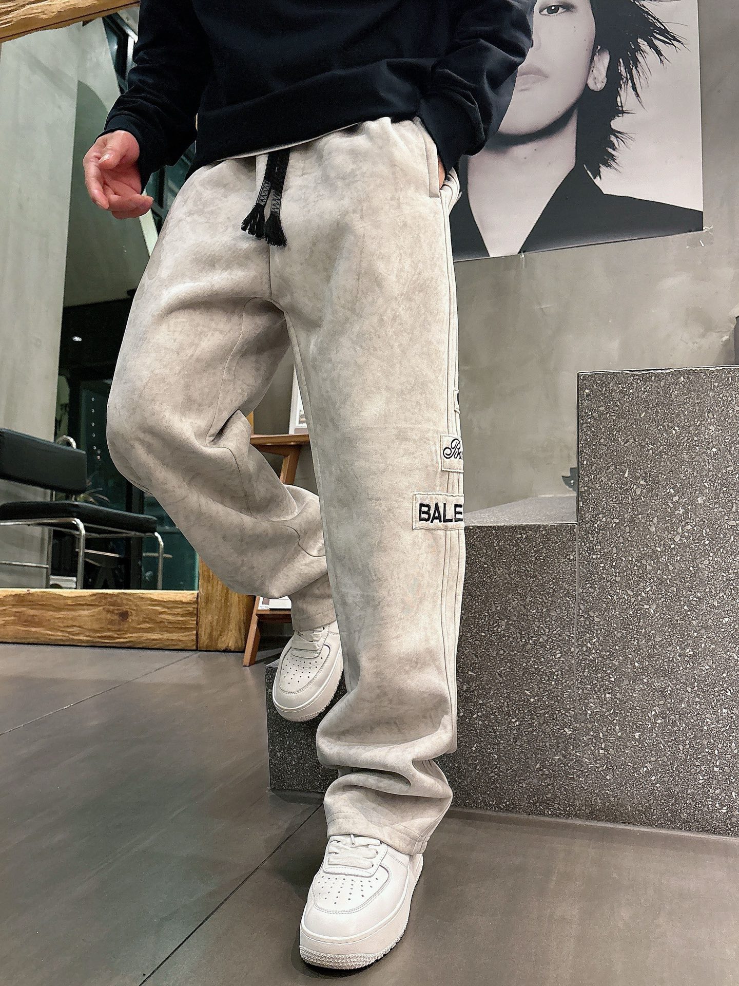 🌾 巴黎世家 🆕2025秋冬新款休闲裤！官网同步发售。品牌经典LOGO休闲裤 ，定制面料，舒适度极好，手