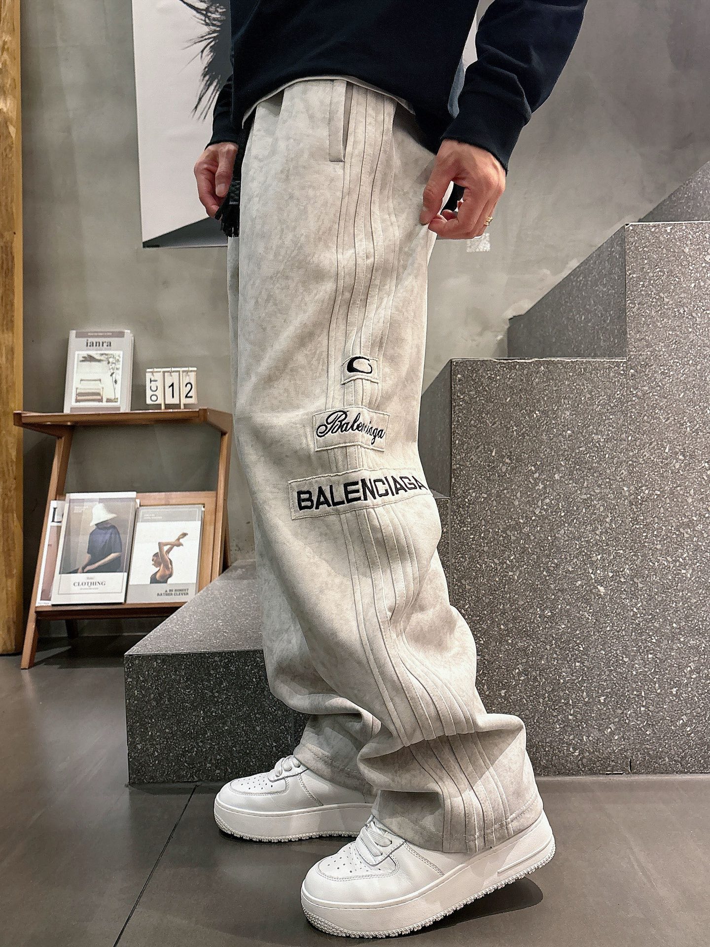 🌾 巴黎世家 🆕2025秋冬新款休闲裤！官网同步发售。品牌经典LOGO休闲裤 ，定制面料，舒适度极好，手