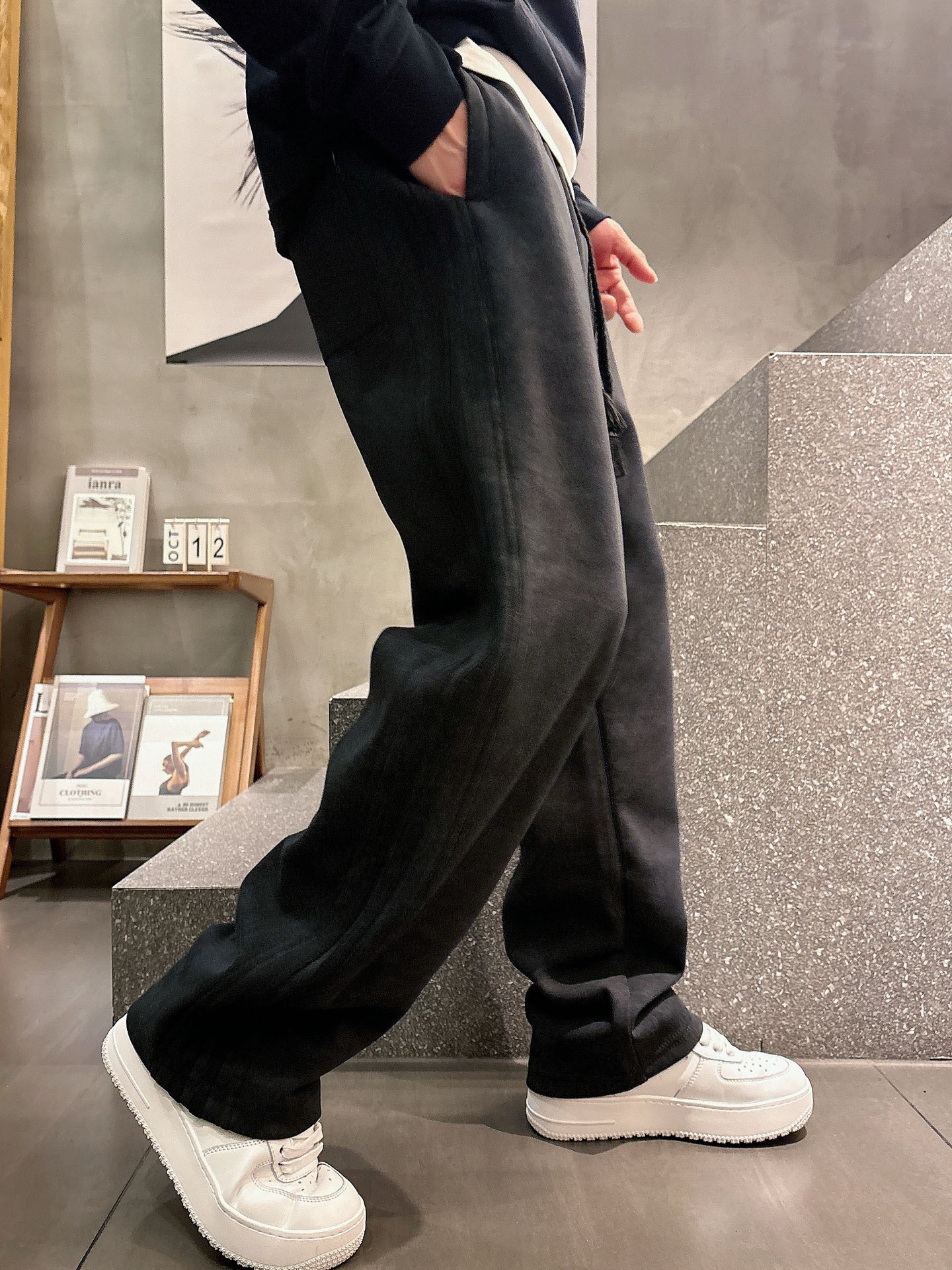 🌾 巴黎世家 🆕2025秋冬新款休闲裤！官网同步发售。品牌经典LOGO休闲裤 ，定制面料，舒适度极好，手