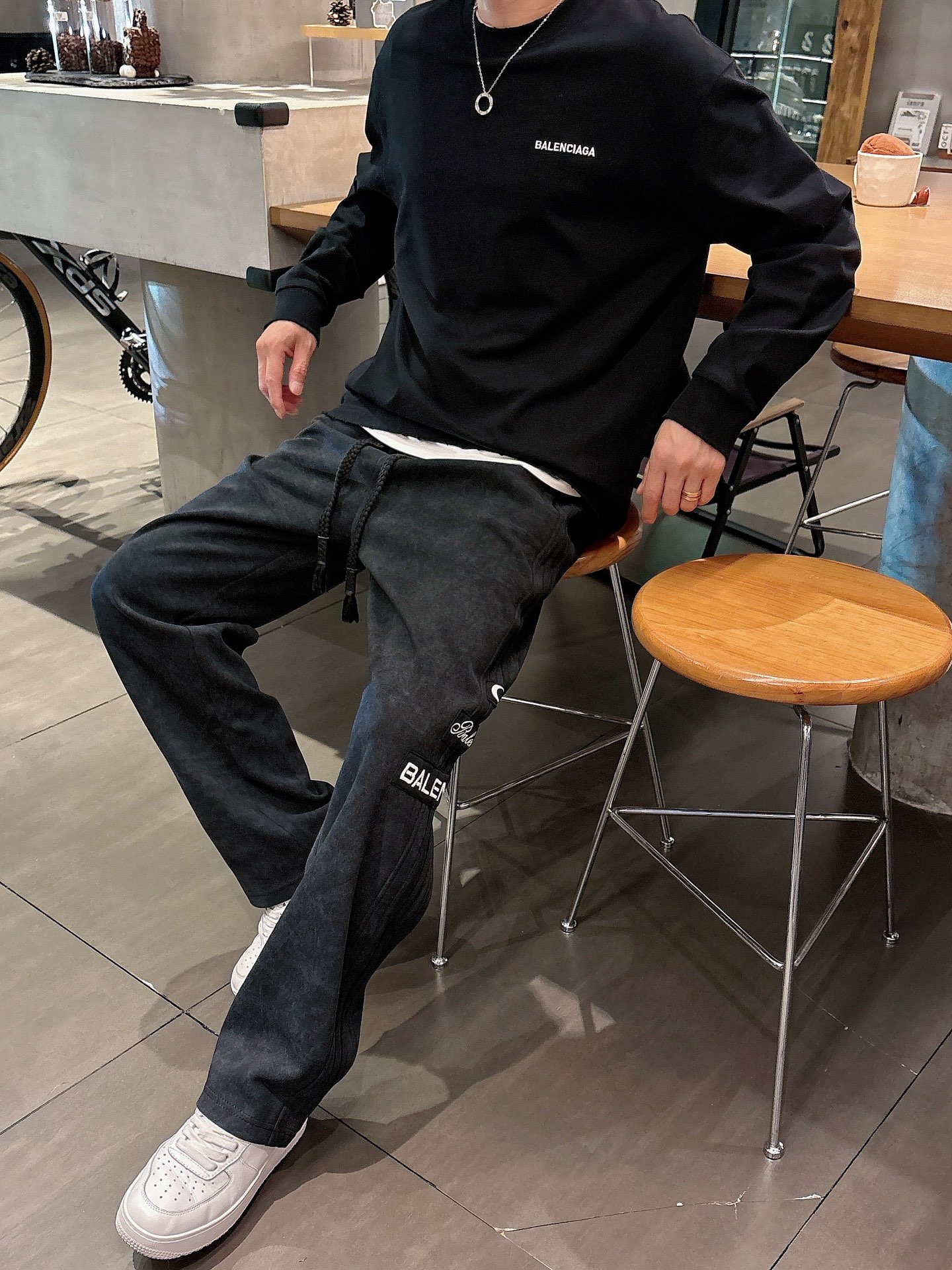 🌾 巴黎世家 🆕2025秋冬新款休闲裤！官网同步发售。品牌经典LOGO休闲裤 ，定制面料，舒适度极好，手