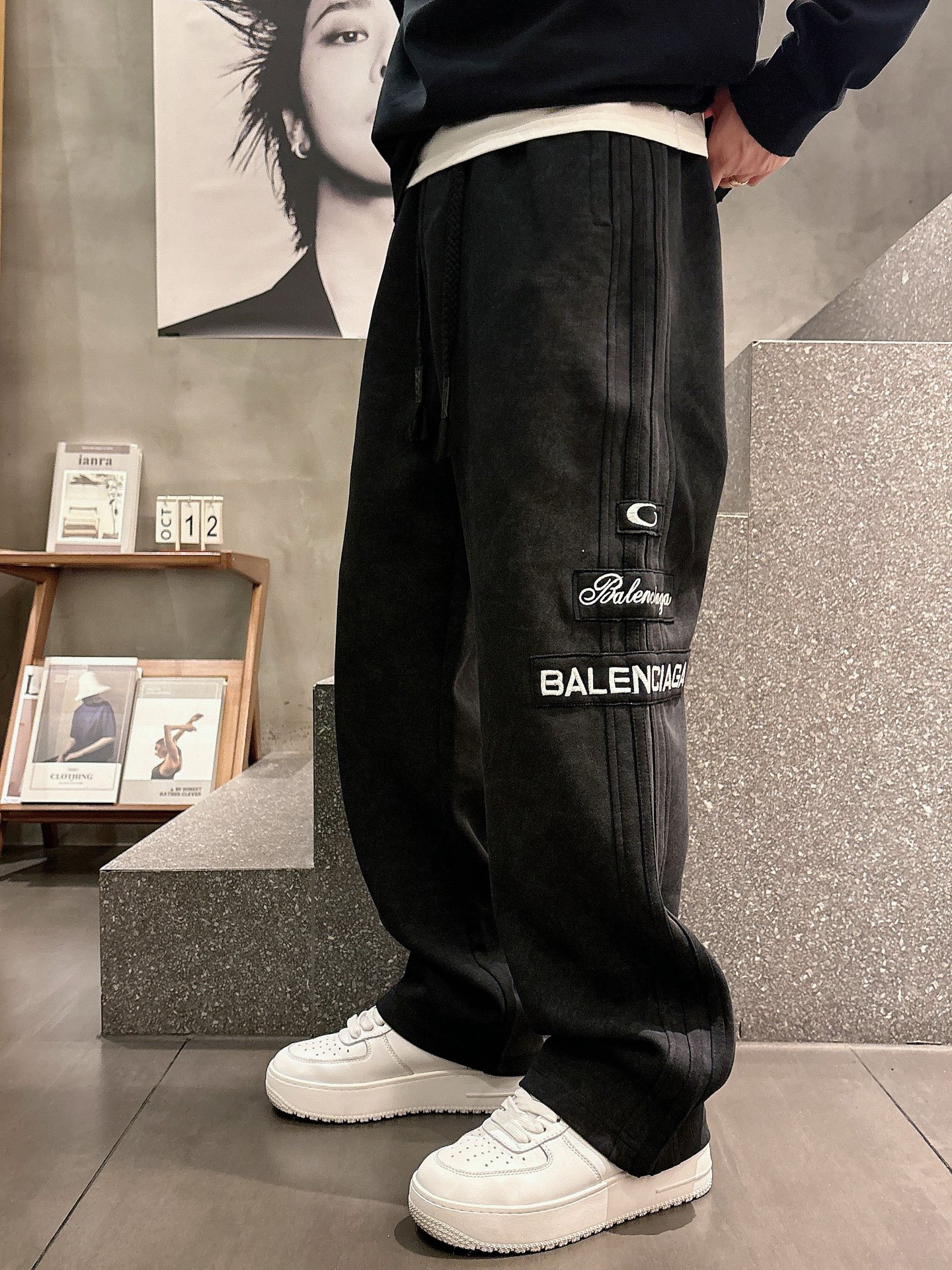 🌾 巴黎世家 🆕2025秋冬新款休闲裤！官网同步发售。品牌经典LOGO休闲裤 ，定制面料，舒适度极好，手