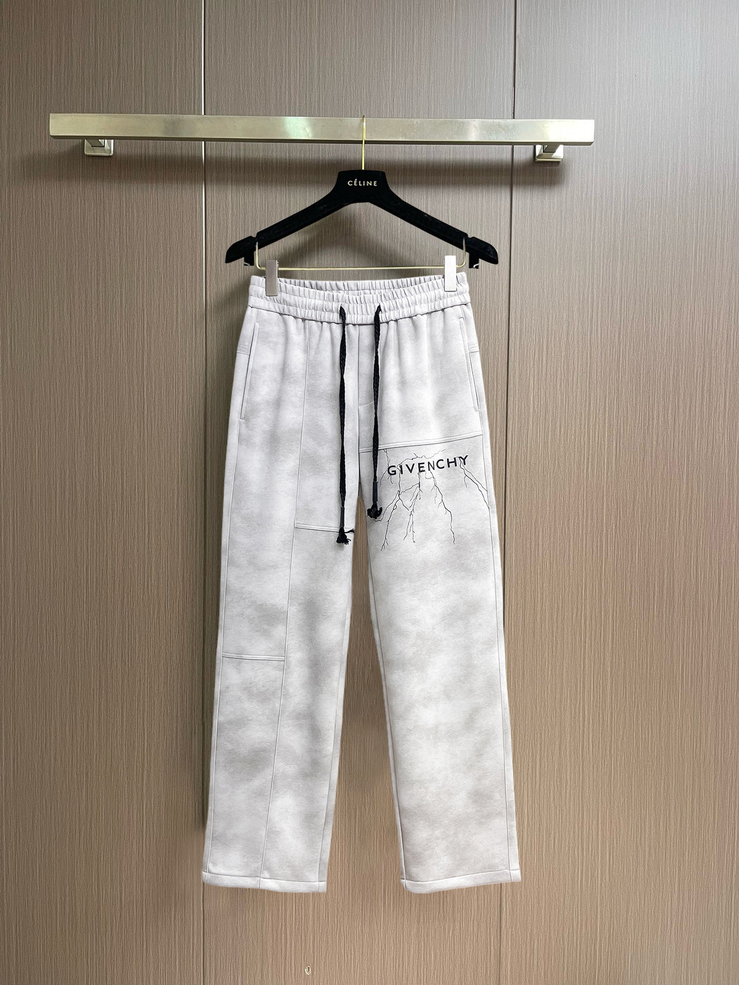 _d_E9sM5bUj1A2kbrUaxmn3EWU0toqCKK12Hj79g