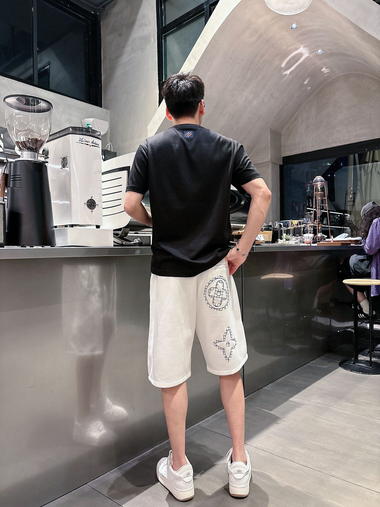 LV  三标齐全    2026夏季新款男士休闲短裤，高级定制面料透气面料 透气弹力舒适度极高，细节无可