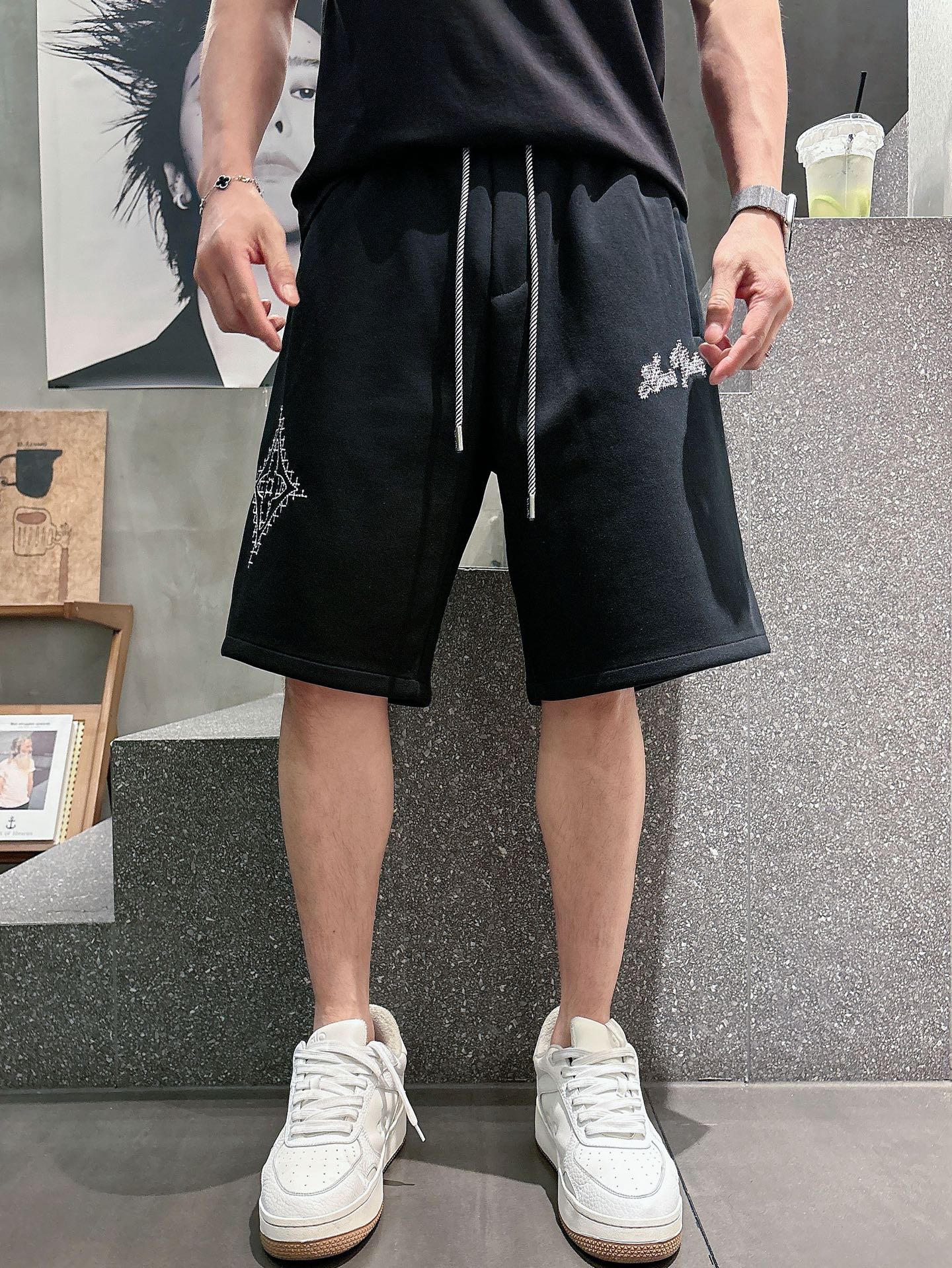 LV  三标齐全    2026夏季新款男士休闲短裤，高级定制面料透气面料 透气弹力舒适度极高，细节无可