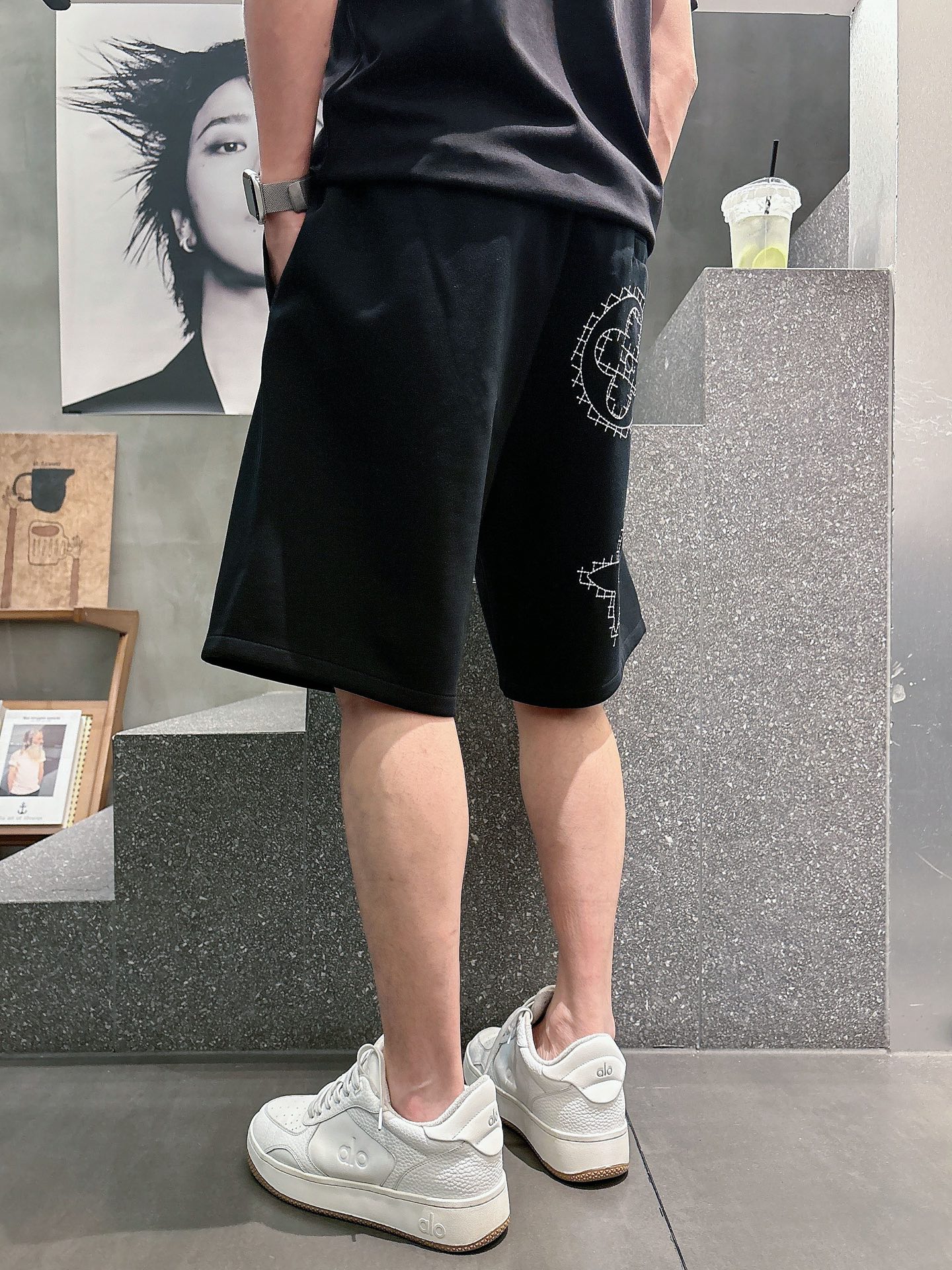 LV  三标齐全    2026夏季新款男士休闲短裤，高级定制面料透气面料 透气弹力舒适度极高，细节无可