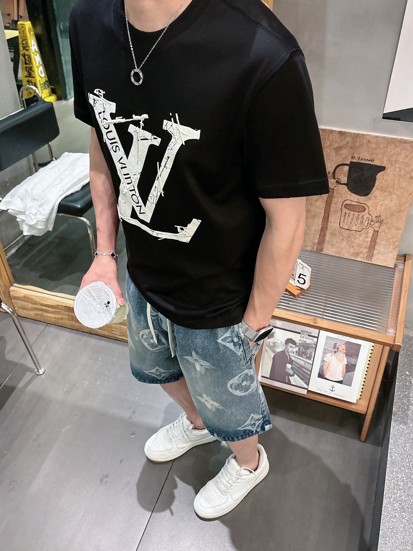 LV  三标齐全    2026夏季新款男士休闲短裤，高级定制面料透气面料 透气弹力舒适度极高，细节无可