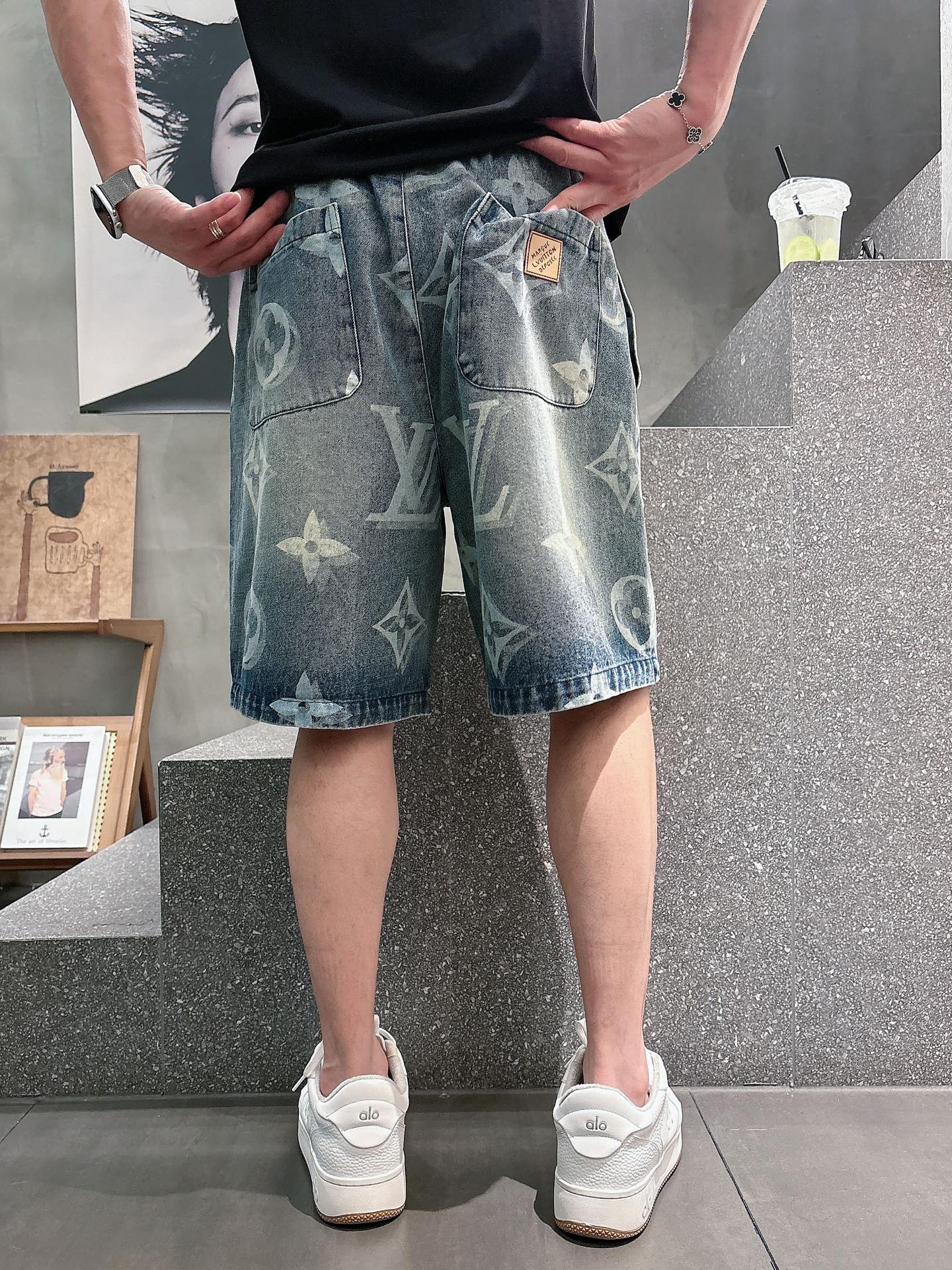 LV  三标齐全    2026夏季新款男士休闲短裤，高级定制面料透气面料 透气弹力舒适度极高，细节无可