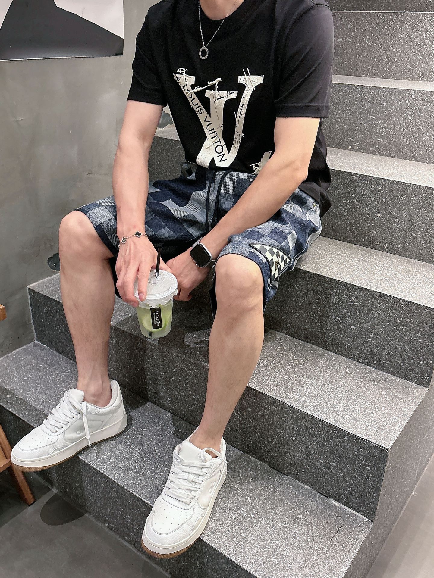 LV  三标齐全    2026夏季新款男士休闲短裤，高级定制面料透气面料 透气弹力舒适度极高，细节无可