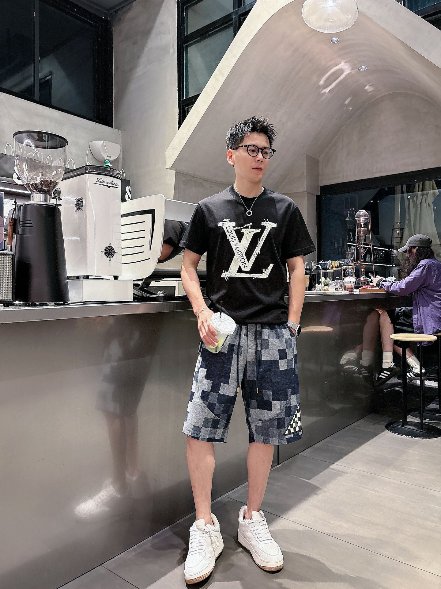 LV  三标齐全    2026夏季新款男士休闲短裤，高级定制面料透气面料 透气弹力舒适度极高，细节无可
