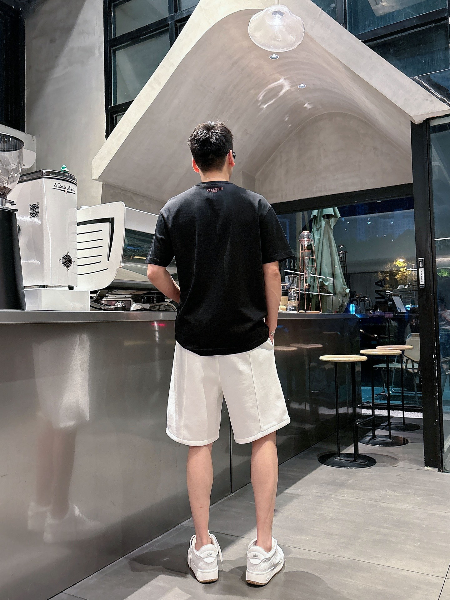 蒙口  三标齐全    2026夏季新款男士休闲短裤，高级定制面料透气面料 透气弹力舒适度极高，细节无可