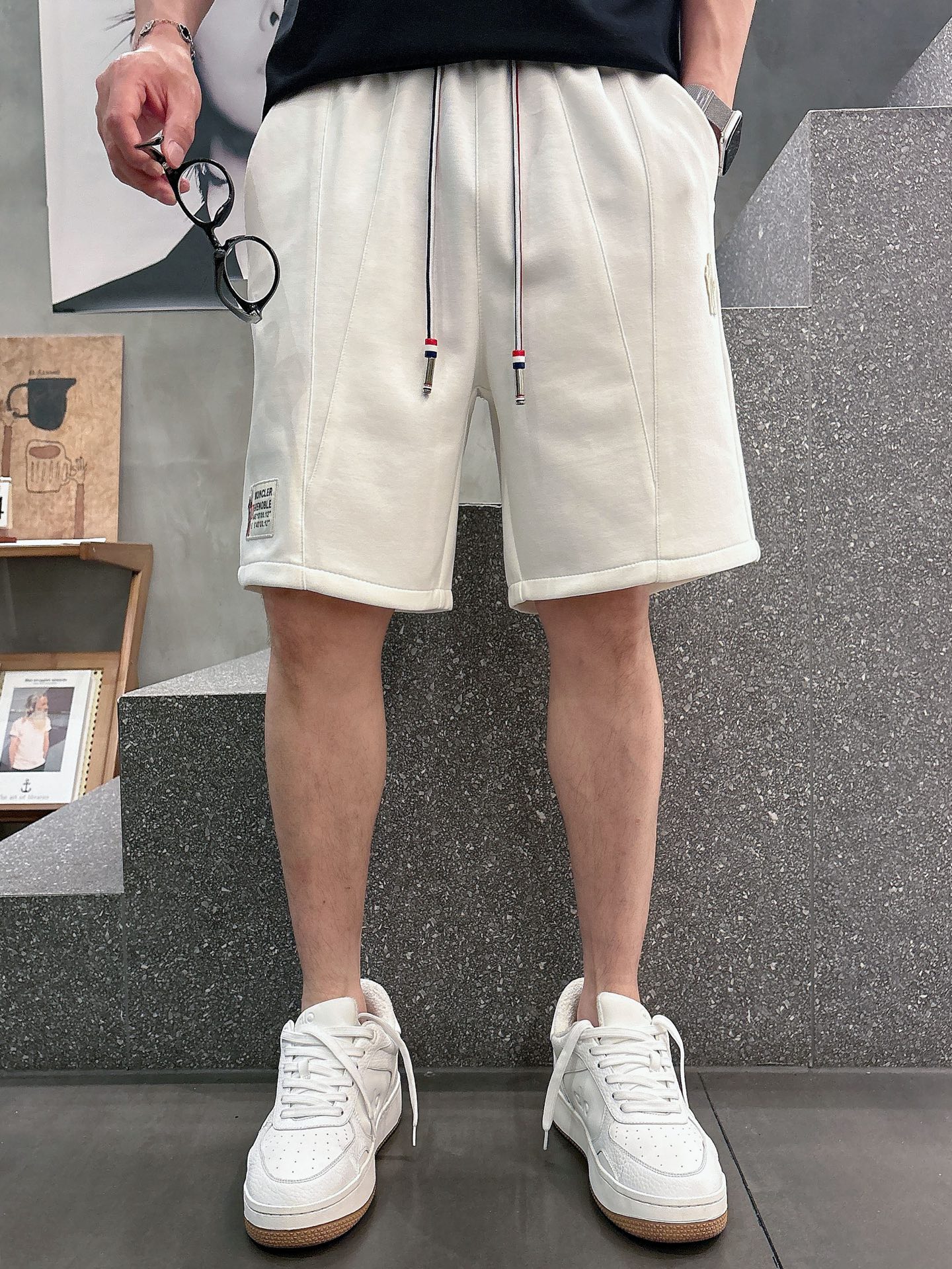 蒙口  三标齐全    2026夏季新款男士休闲短裤，高级定制面料透气面料 透气弹力舒适度极高，细节无可