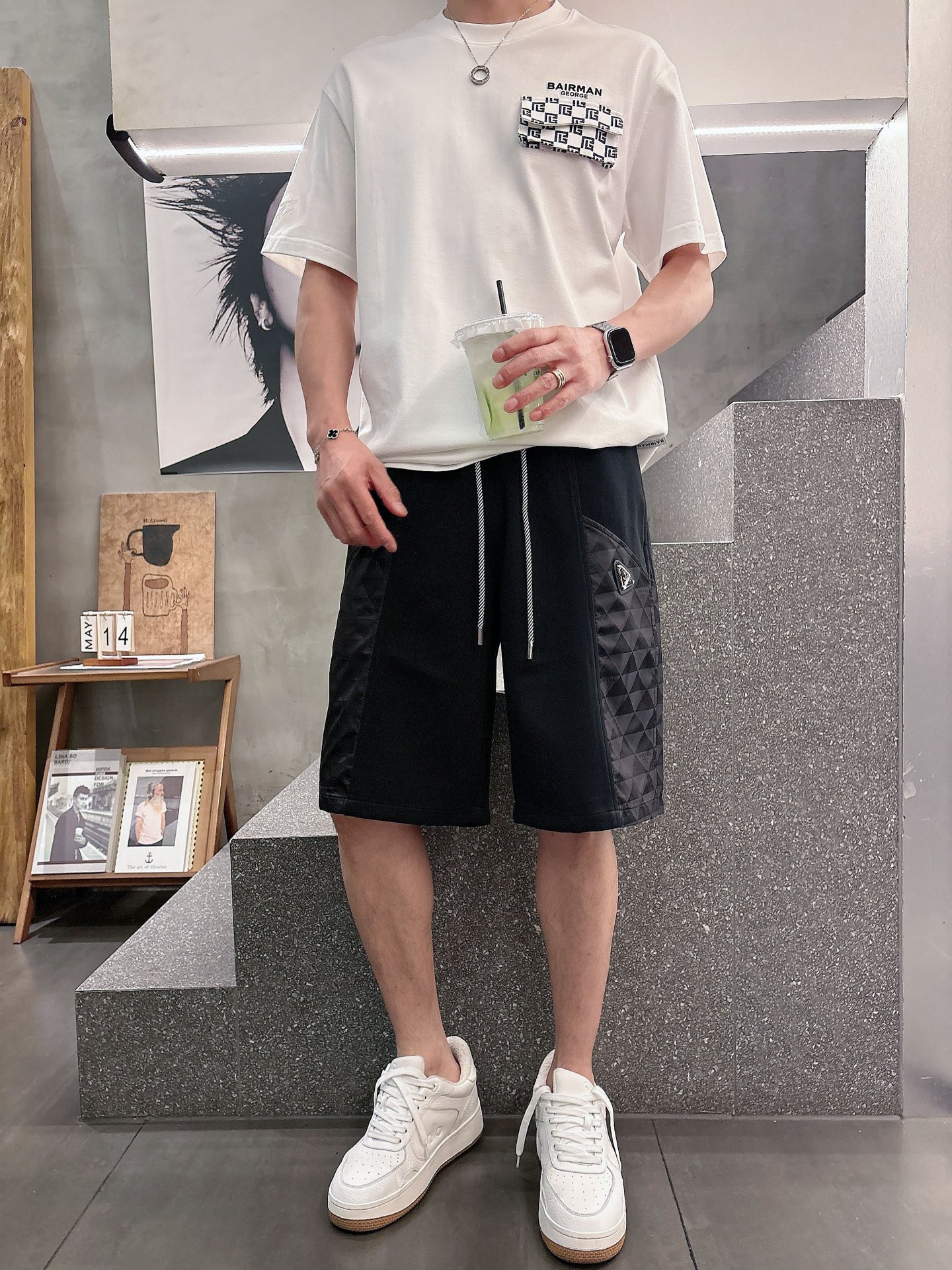 蒙口  三标齐全    2026夏季新款男士休闲短裤，高级定制面料透气面料 透气弹力舒适度极高，细节无可