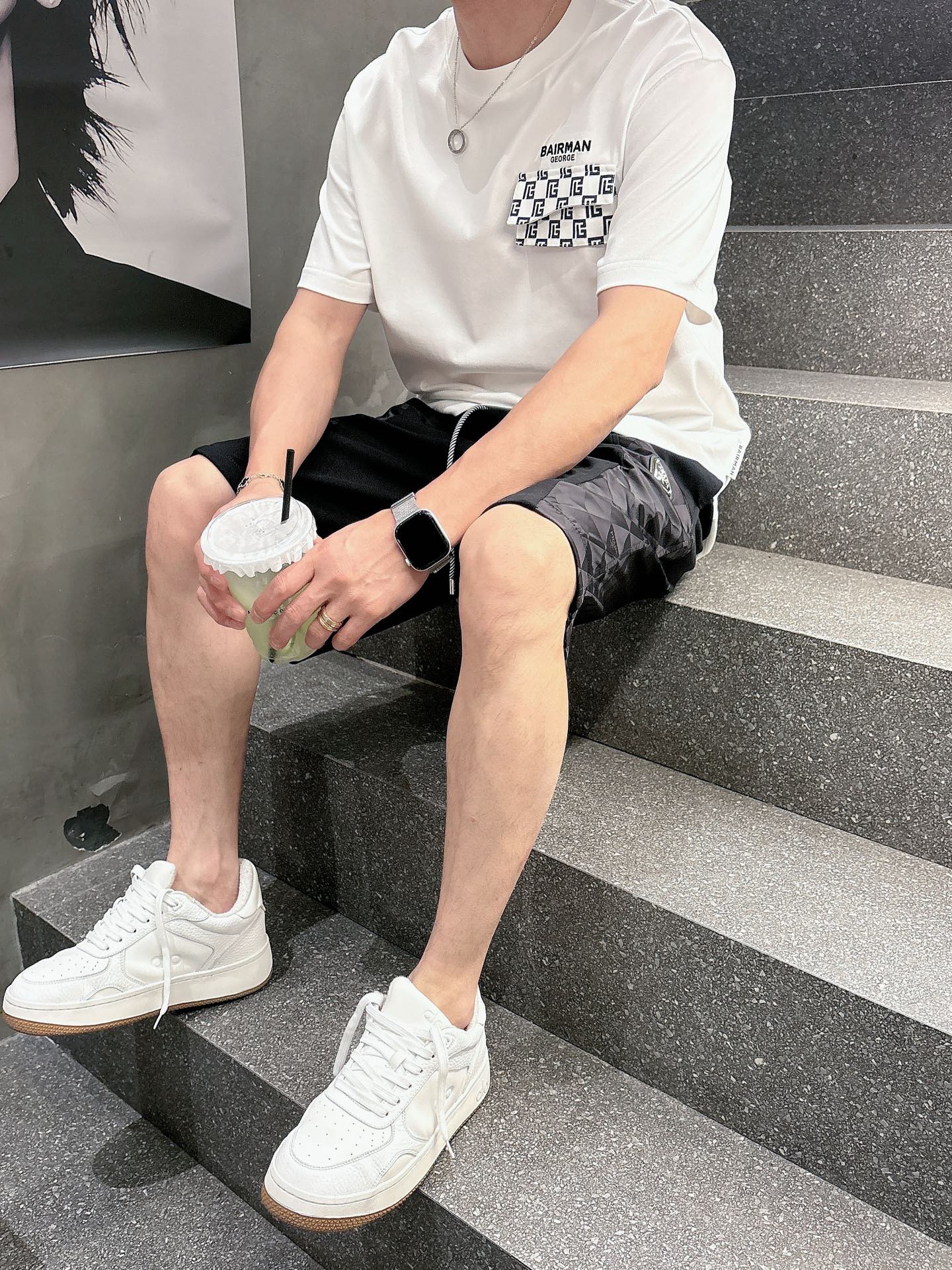 蒙口  三标齐全    2026夏季新款男士休闲短裤，高级定制面料透气面料 透气弹力舒适度极高，细节无可