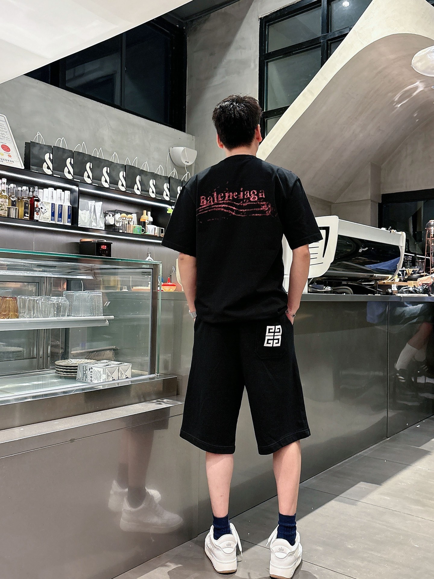 纪梵希  三标齐全    2026夏季新款男士休闲短裤，高级定制面料透气面料 透气弹力舒适度极高，细节无