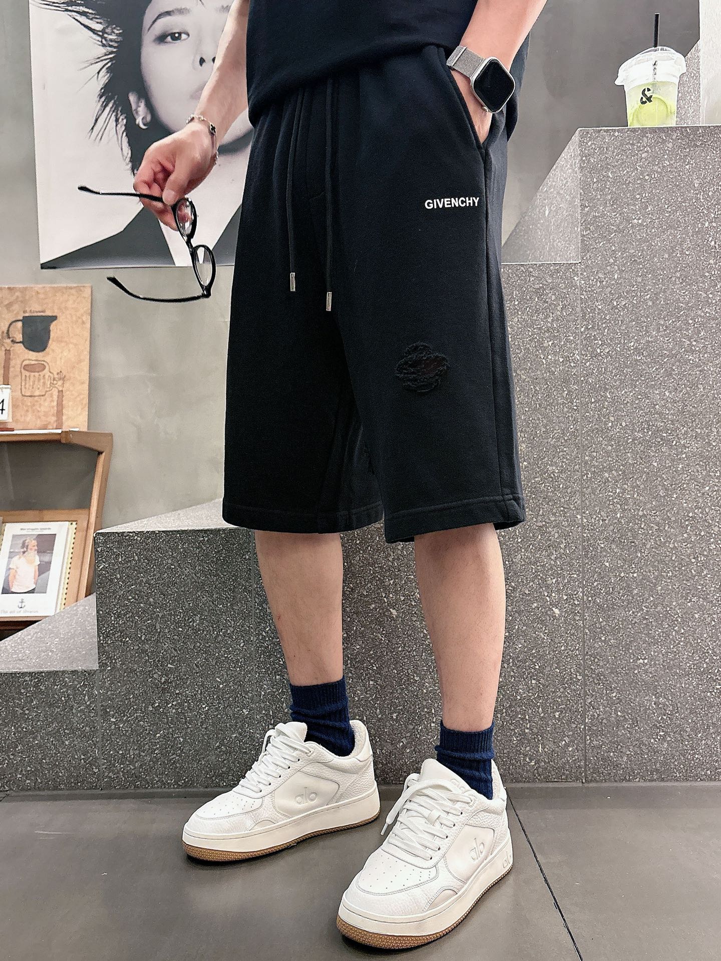 纪梵希  三标齐全    2026夏季新款男士休闲短裤，高级定制面料透气面料 透气弹力舒适度极高，细节无