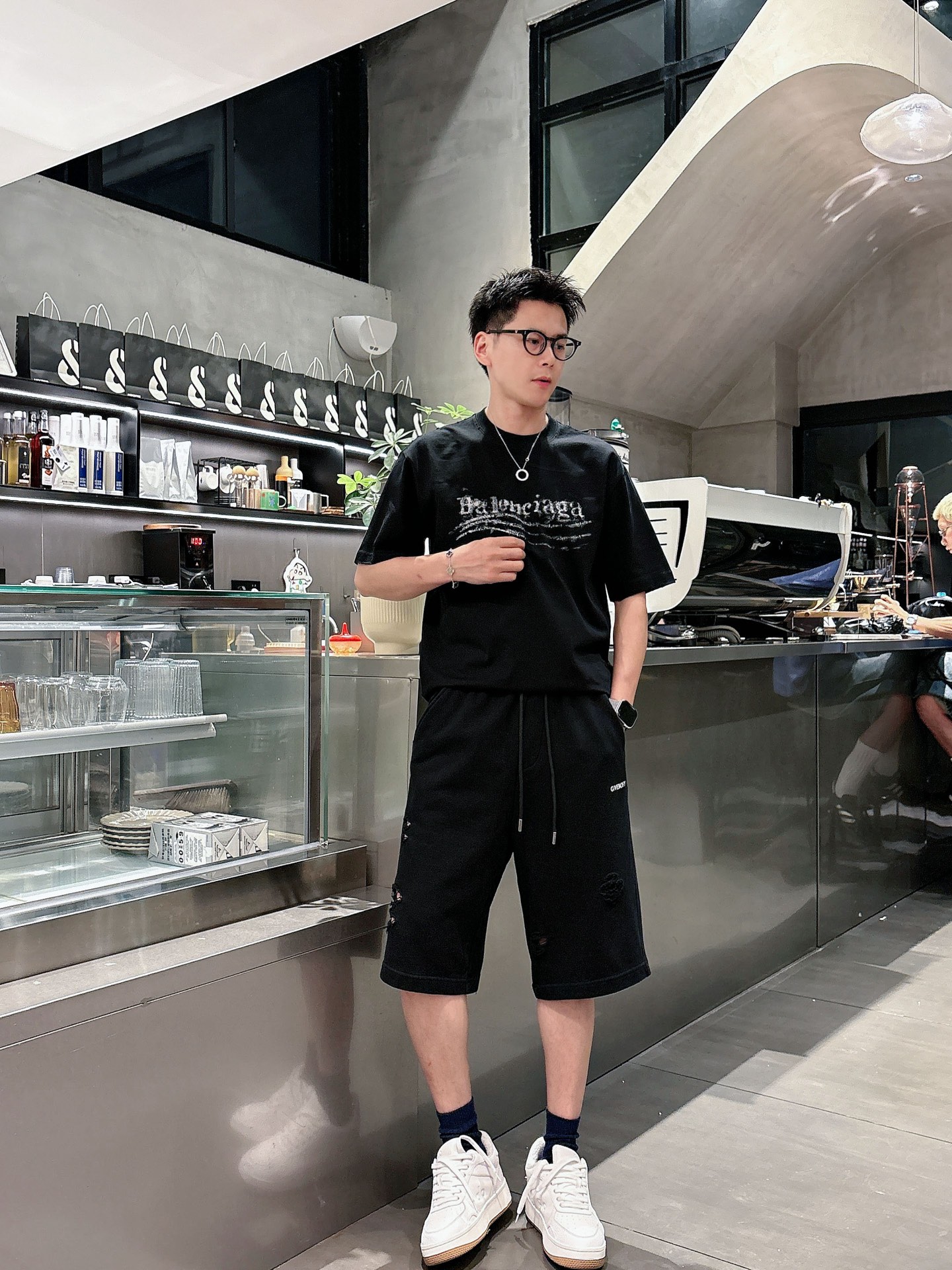 纪梵希  三标齐全    2026夏季新款男士休闲短裤，高级定制面料透气面料 透气弹力舒适度极高，细节无