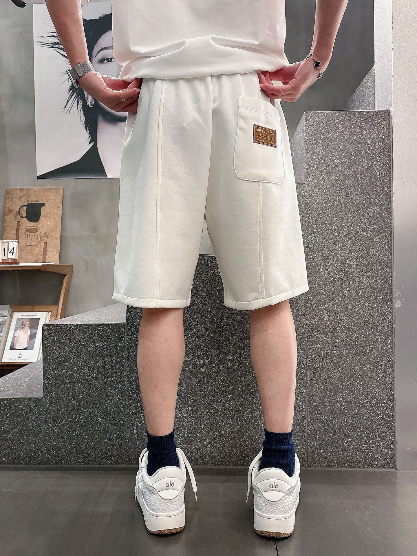 LV 三标齐全    2026夏季新款男士休闲短裤，高级定制面料透气面料 透气弹力舒适度极高，细节无可挑