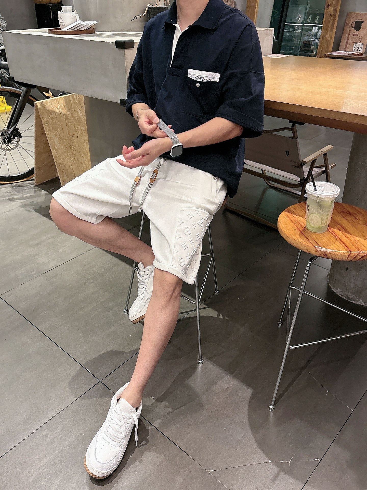 LV   三标齐全    2026夏季新款男士休闲短裤，高级定制面料透气面料 透气弹力舒适度极高，细节无