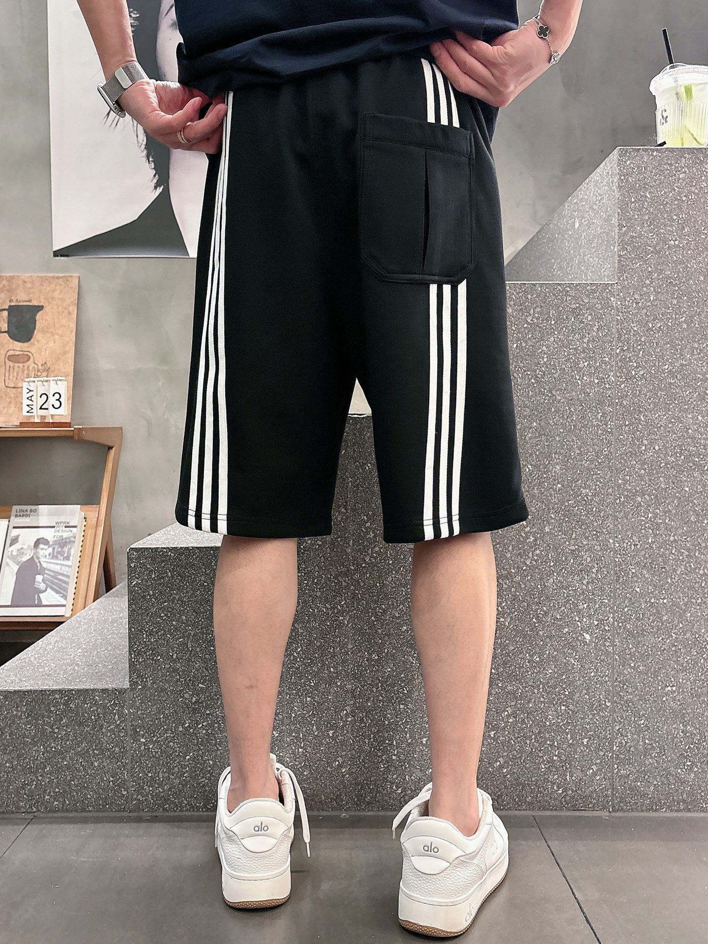 Y3  三标齐全    2026夏季新款男士休闲短裤，高级定制面料透气面料 透气弹力舒适度极高，细节无可
