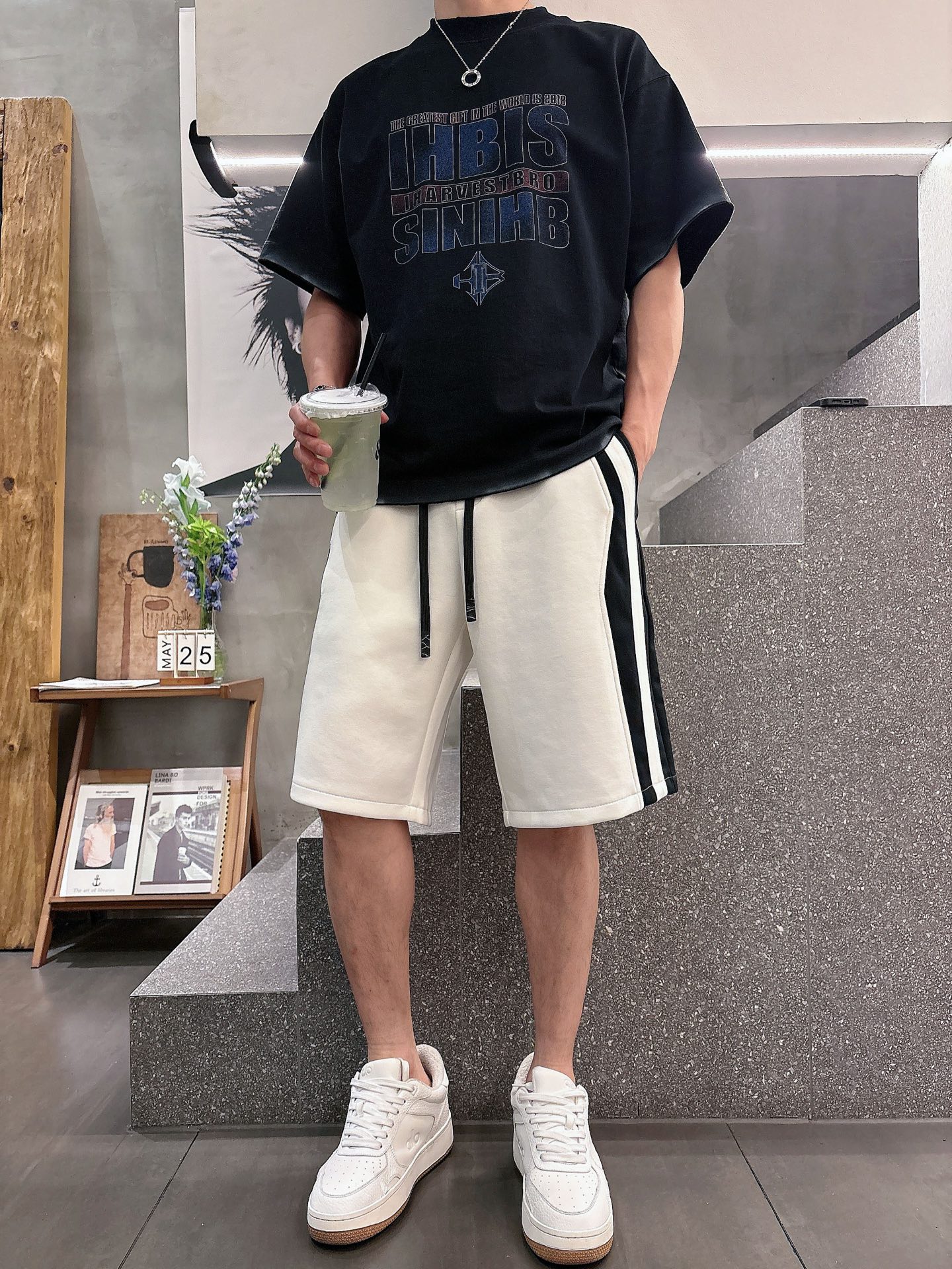 巴黎世家  三标齐全    2026夏季新款男士休闲短裤，高级定制面料透气面料 透气弹力舒适度极高，细节