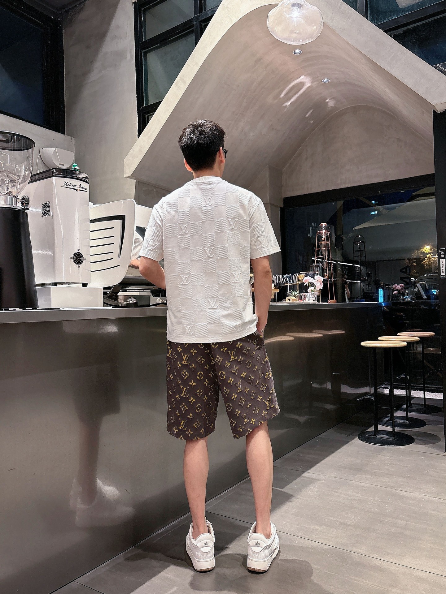 LV  三标齐全    2026夏季新款男士休闲短裤，高级定制面料透气面料 透气弹力舒适度极高，细节无可