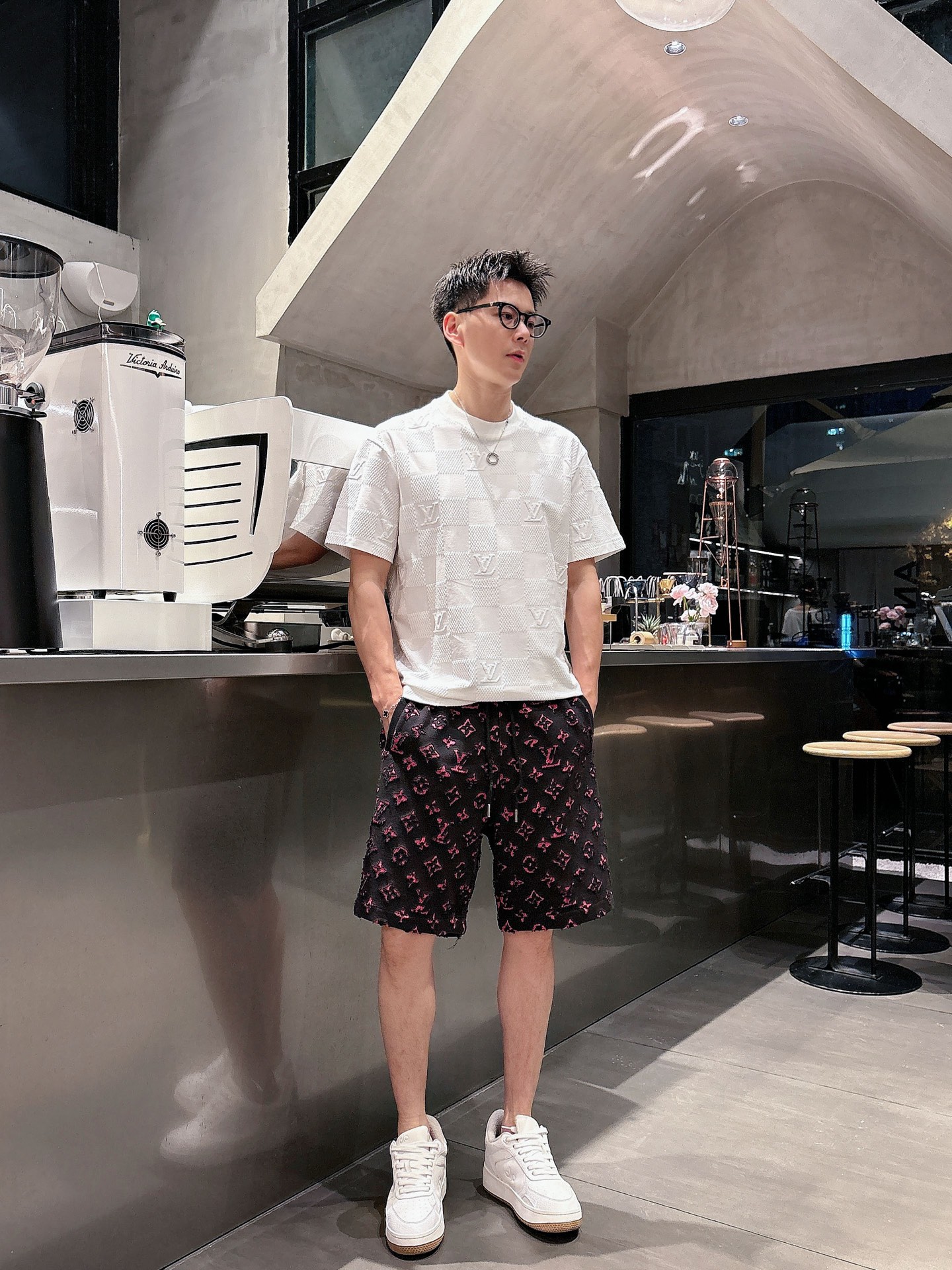 LV  三标齐全    2026夏季新款男士休闲短裤，高级定制面料透气面料 透气弹力舒适度极高，细节无可