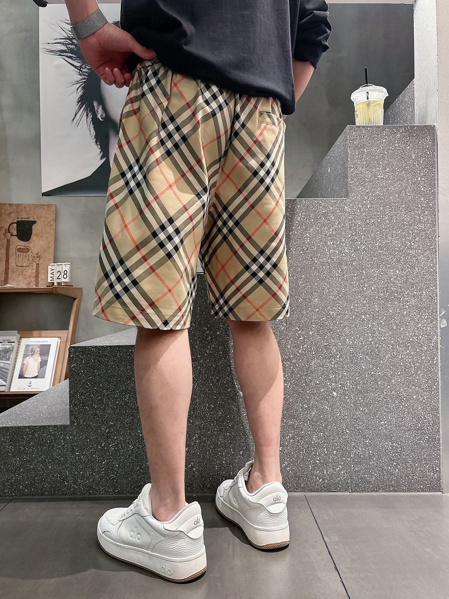 巴宝莉  三标齐全    2026夏季新款男士休闲短裤，高级定制面料透气面料 透气弹力舒适度极高，细节无