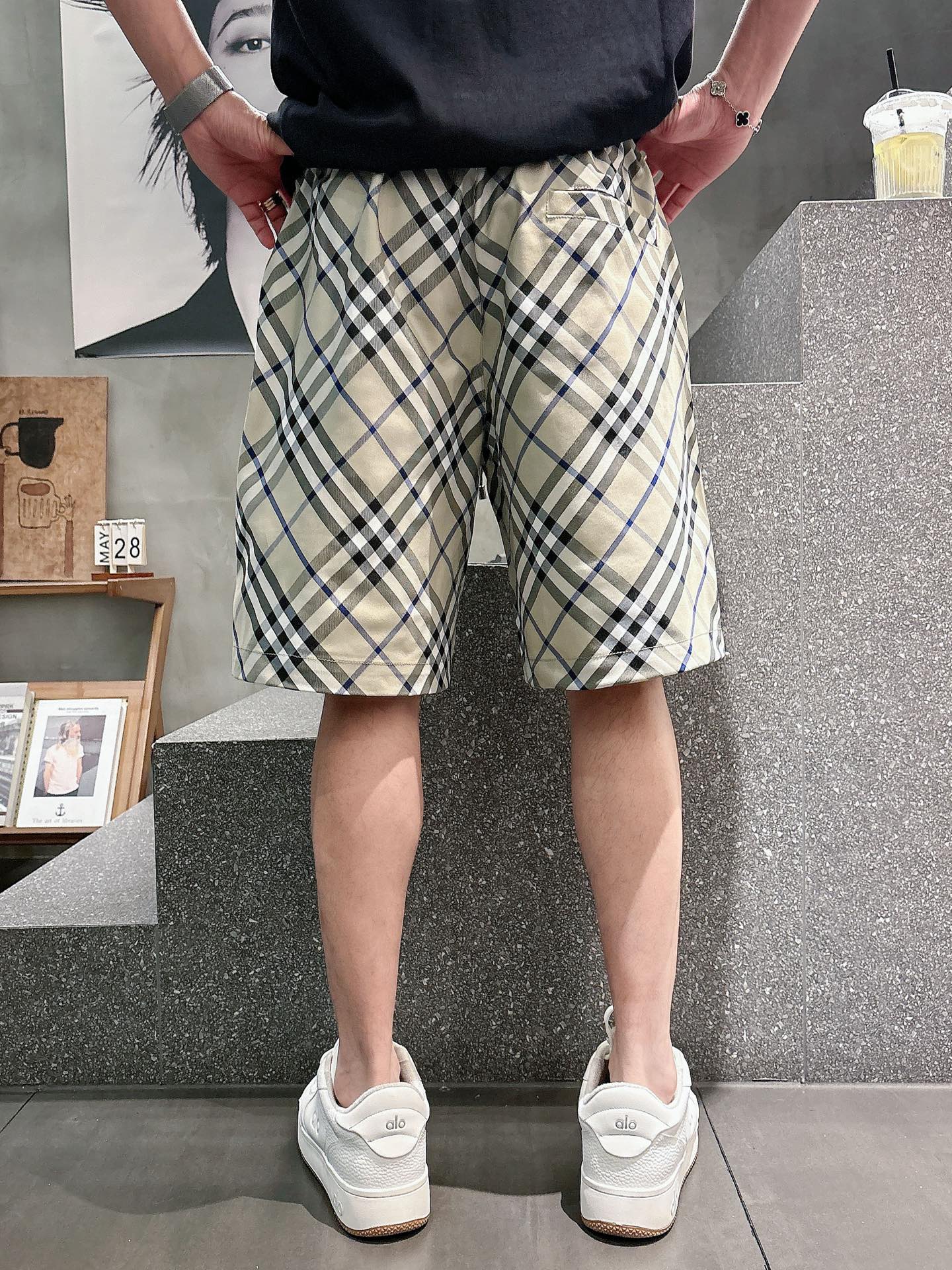 巴宝莉  三标齐全    2026夏季新款男士休闲短裤，高级定制面料透气面料 透气弹力舒适度极高，细节无