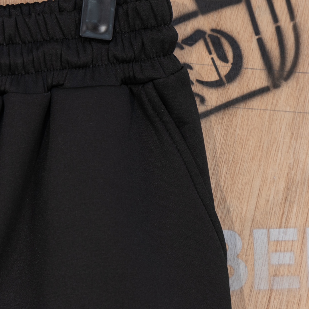 Top Version Celine/Cyleen 24SS Side-Banded Logo Shorts in Black, 320g HBs Fabric, Sizes S-XL - 图片 9