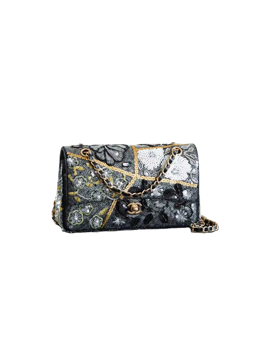 NO:700835,OHANEL heavy embroidery pure hand-painted production collector series? 2 sequin embroidery bag shipped!  I basically get every season’s collector’s series + the evening bag I shared today is very heavy-duty, every piece is handmade!  It is made of metal, glass pearls, imitation beads and other materials, and is made of many permutations and combinations. It is also a classic CF model, the real thing is more gorgeous than the photo, it is just gorgeous. + This one is relatively rare, and it is also a rare and limited edition!  Size 25cm, collector19860909出货啦OHANEL 重工刺绣纯手绘制作收藏家系列? 2珠片刺绣包！每一季的收藏家系列我基本都会拿下+今天分享的这只晚宴包非常重工,是由每一张手工制作！金属、琉璃珍珠、仿珠片等材质,用了好多好多种排列组合方式编制而成.又是经典的cf款,实物比照片更华丽,就是华丽.+这只比较少,也是稀有限量款！尺寸25cm,收藏家,韩剧