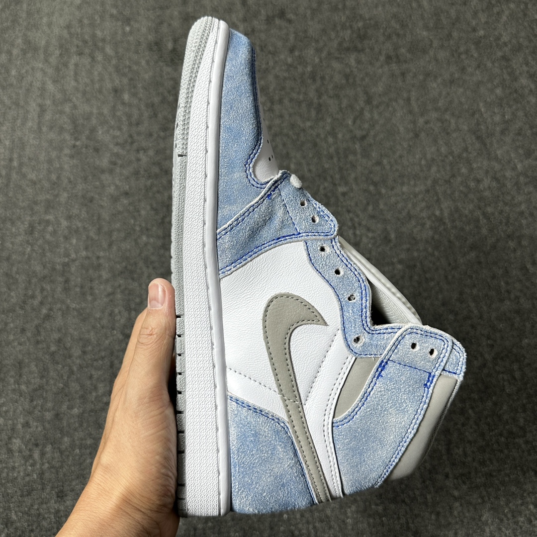 福利特价AirJordan1RetroHighOGHyperRoyal水洗蓝白蓝货号555088-402