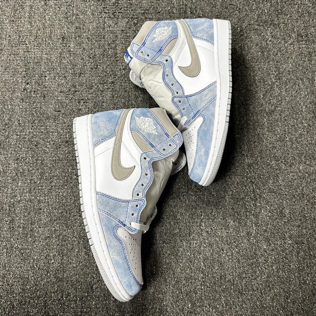 福利特价AirJordan1RetroHighOGHyperRoyal水洗蓝白蓝货号555088-402