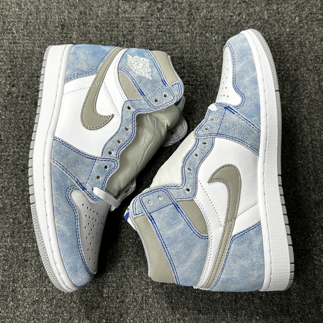 福利特价AirJordan1RetroHighOGHyperRoyal水洗蓝白蓝货号555088-402