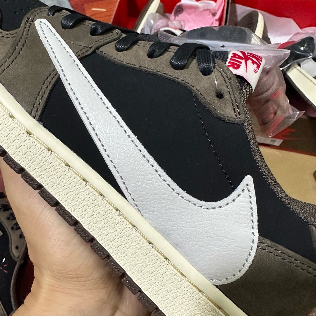 Ljr版本！老倒钩低帮 02 20批次！对应的也是千里马与伯乐佳话[拳头]尺码40-48.5全码补齐！