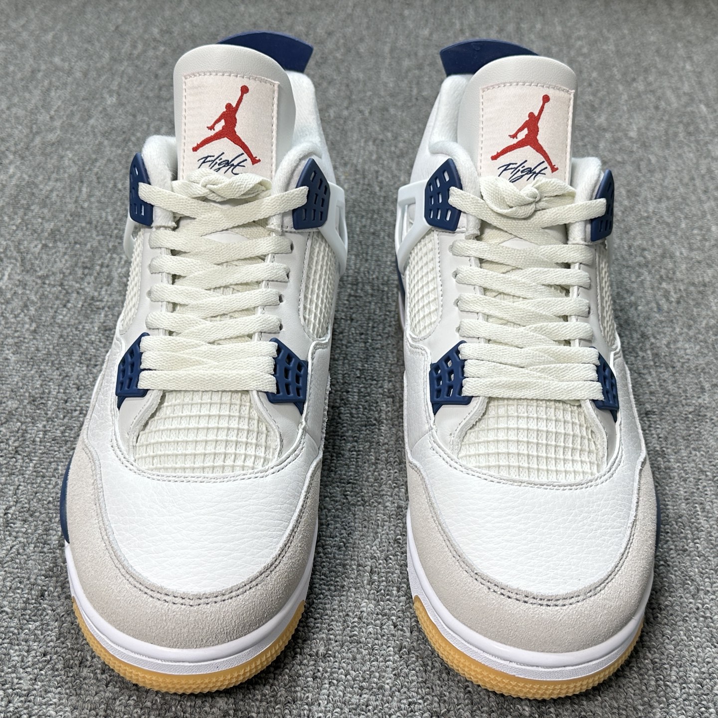 ♨️东莞裁片版本 2026年开年重磅福利特价！aj4SB白蓝 36-47.5齐 售前 售后三包到底，品质