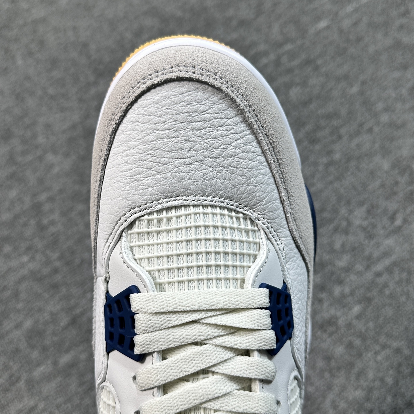 ♨️东莞裁片版本 2026年开年重磅福利特价！aj4SB白蓝 36-47.5齐 售前 售后三包到底，品质