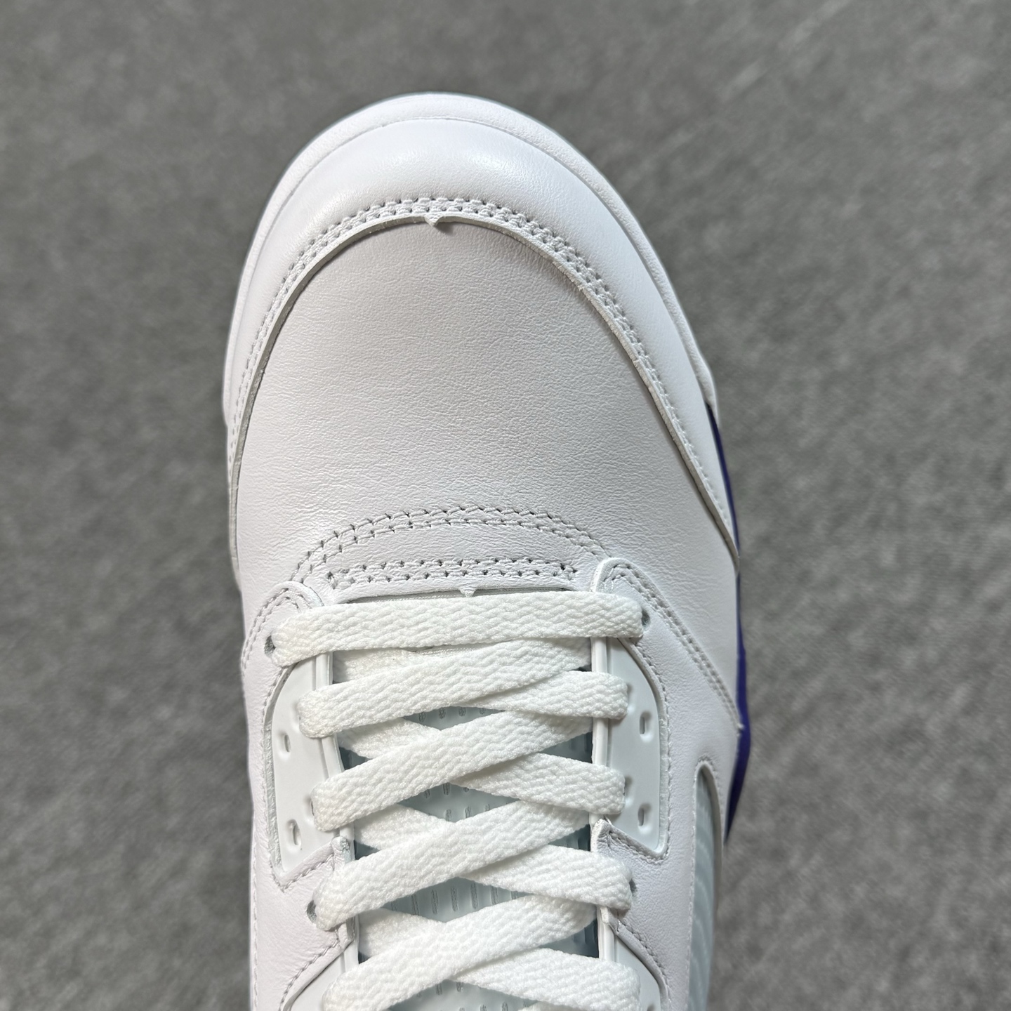 ♨️东莞裁片版本 2026年开年重磅福利特价！aj5白紫 尺码42-47.5齐 售前 售后三包到底，品质