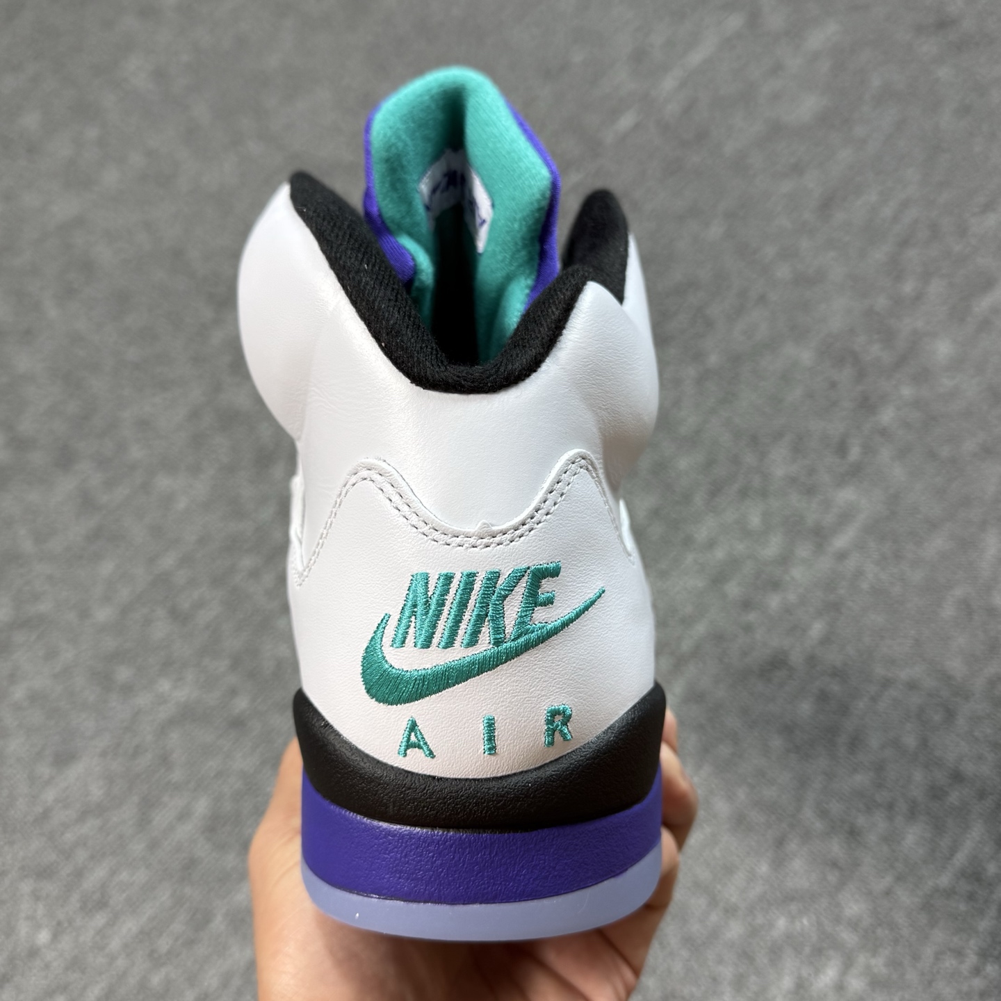 ♨️东莞裁片版本 2026年开年重磅福利特价！aj5白紫 尺码42-47.5齐 售前 售后三包到底，品质