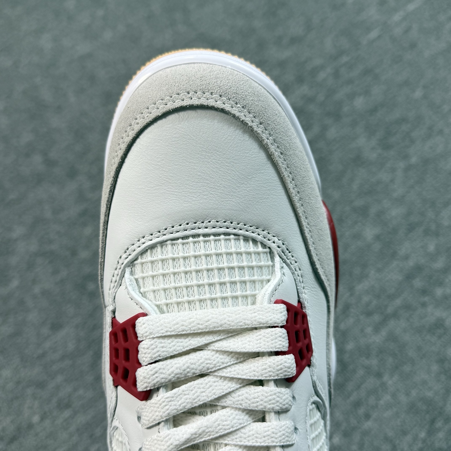 ♨️东莞裁片版本 2026年开年重磅福利特价！aj4SB白红 尺码40-47.5齐 售前 售后三包到底，