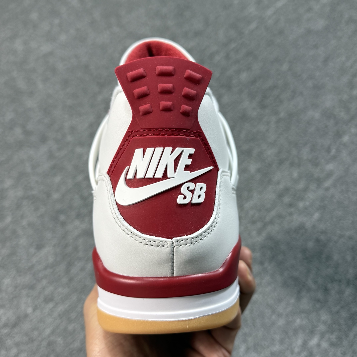 ♨️东莞裁片版本 2026年开年重磅福利特价！aj4SB白红 尺码40-47.5齐 售前 售后三包到底，