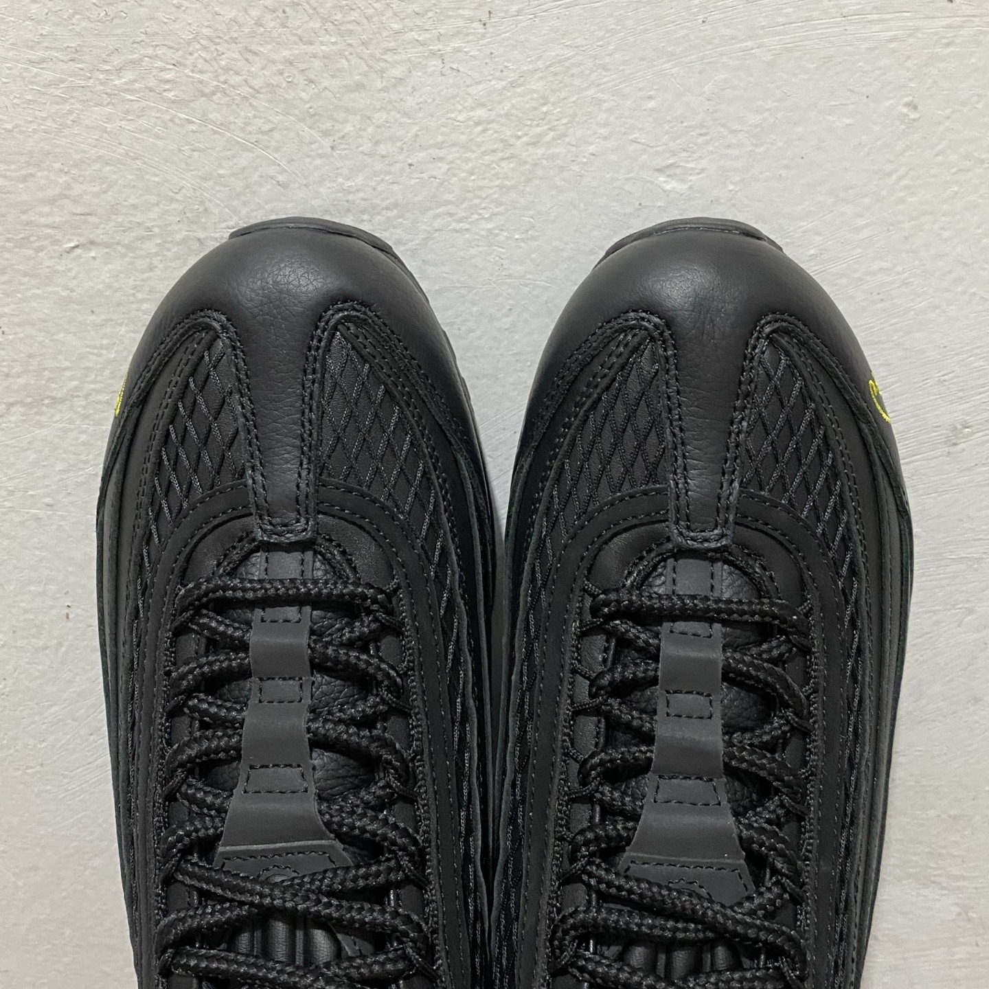  KZ 2.0版本！
Corteiz x NK Air Max 95 Tour Yellow 黑色！
尺