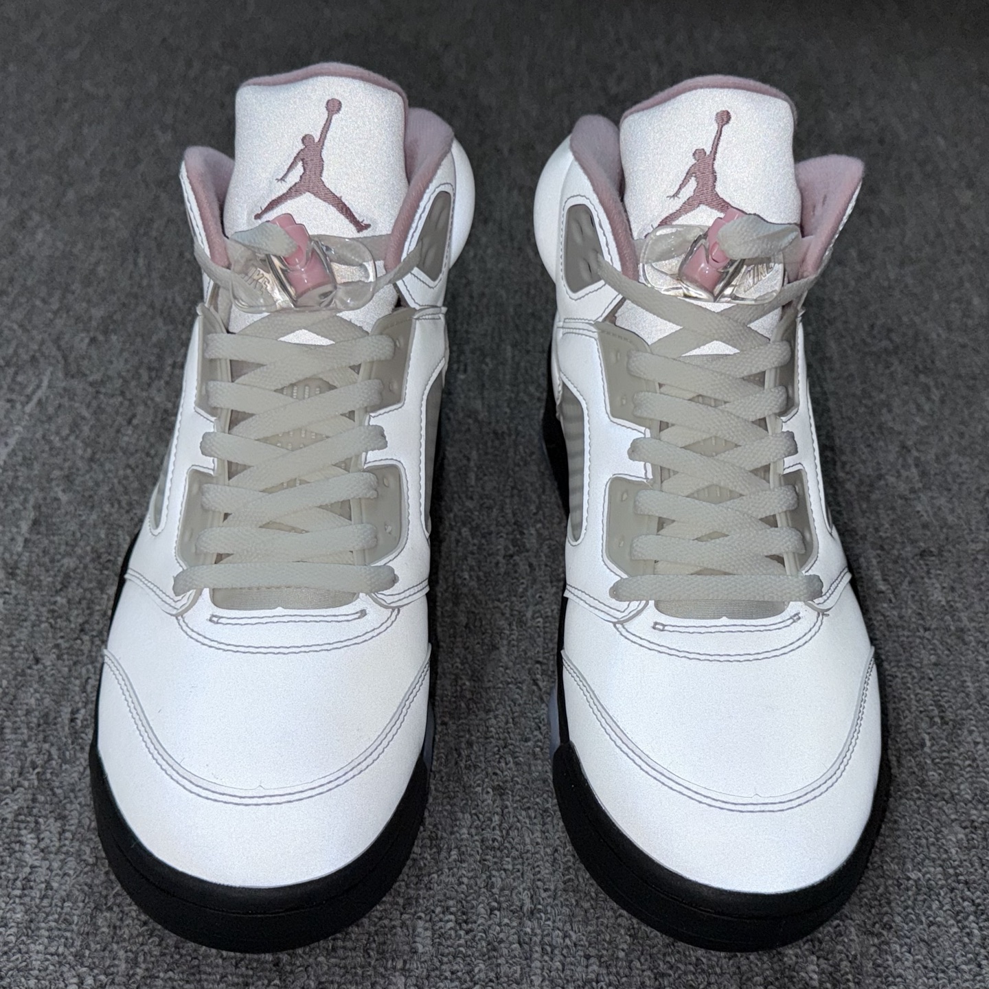 ♨️东莞裁片版本 2026年开年重磅福利特价！aj5白粉 42.5-48.5齐 售前 售后三包到底，品质