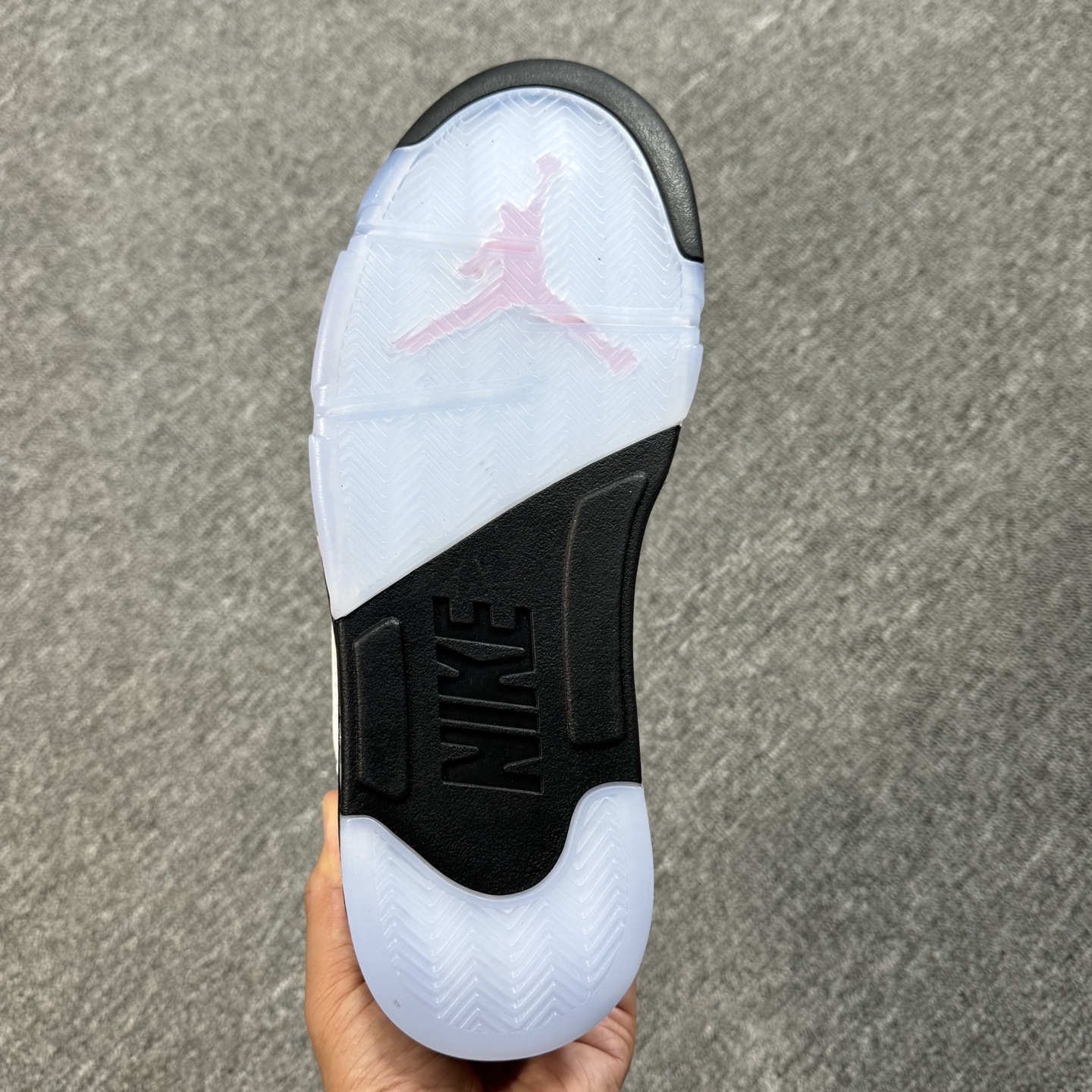 ♨️东莞裁片版本 2026年开年重磅福利特价！aj5白粉 42.5-48.5齐 售前 售后三包到底，品质