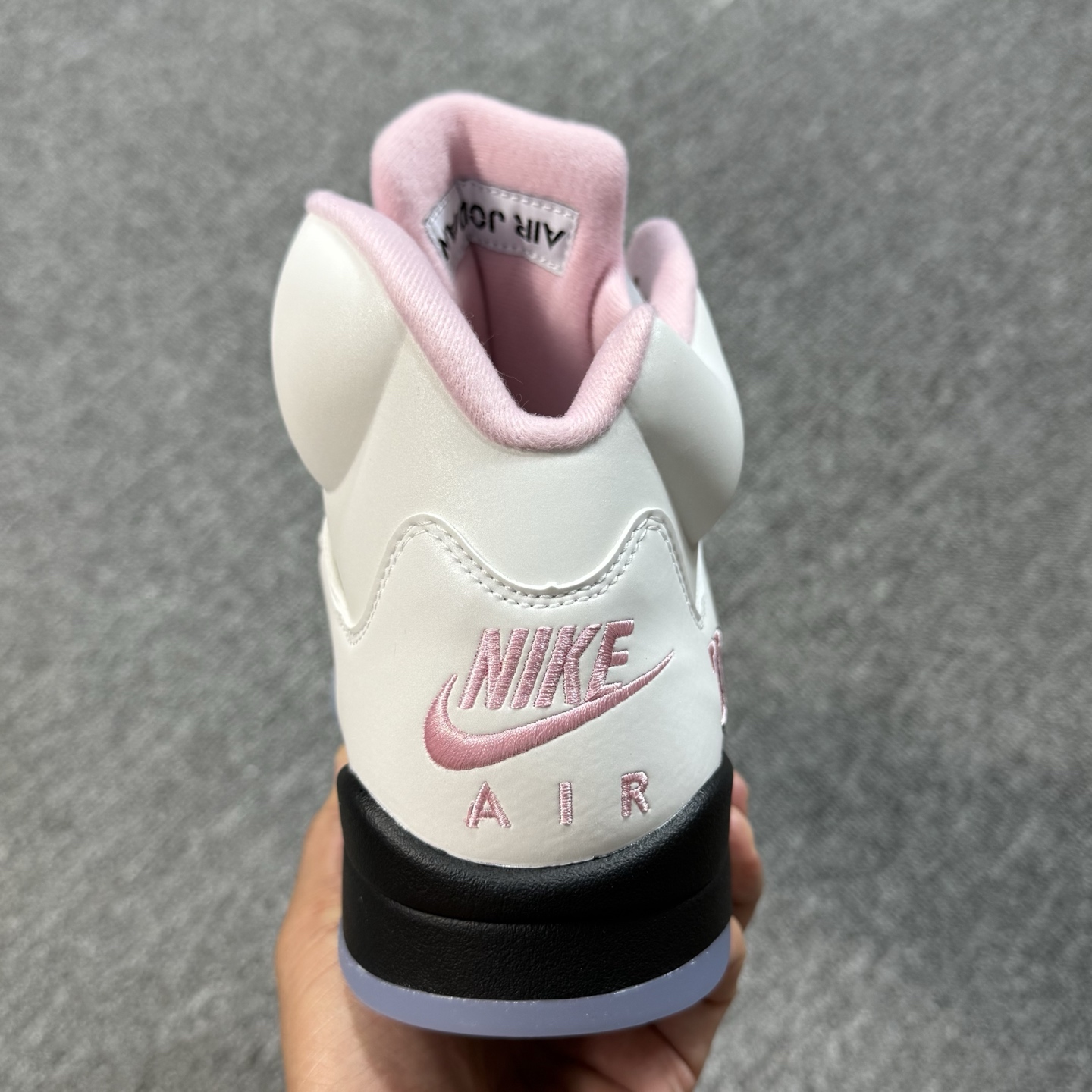 ♨️东莞裁片版本 2026年开年重磅福利特价！aj5白粉 42.5-48.5齐 售前 售后三包到底，品质