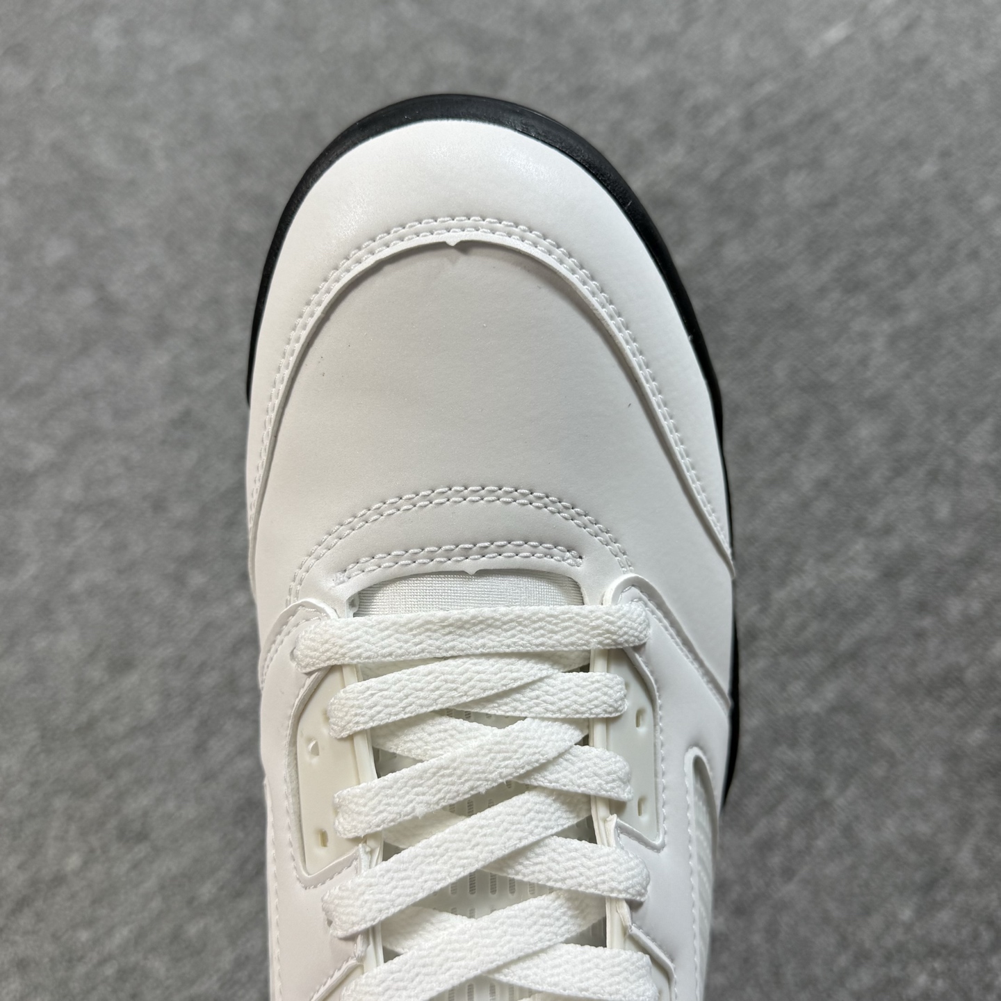 ♨️东莞裁片版本 2026年开年重磅福利特价！aj5白粉 42.5-48.5齐 售前 售后三包到底，品质