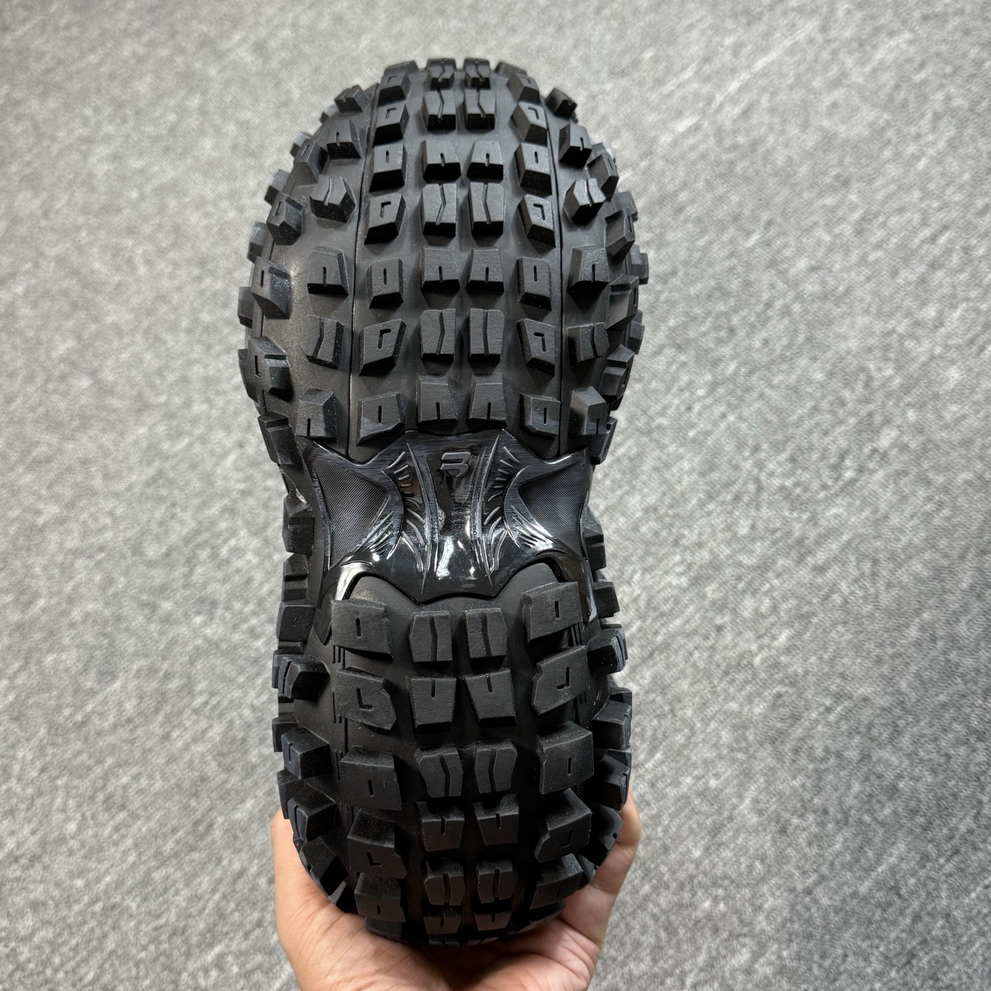 特价福利 市场顶级 纯原版本！巴黎世家轮胎鞋全黑！尺码35-46全码齐 ♨️偏大一个尺码
