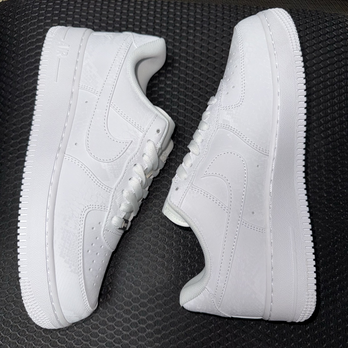 重磅特价♨️双十一感恩回馈 空军科比联名白色 市场顶级品质之一🉐尺码39-46全码齐！货号IB0018-